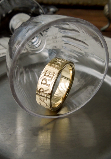 Gold Carpe Diem Ring | The blog of QUETZAL