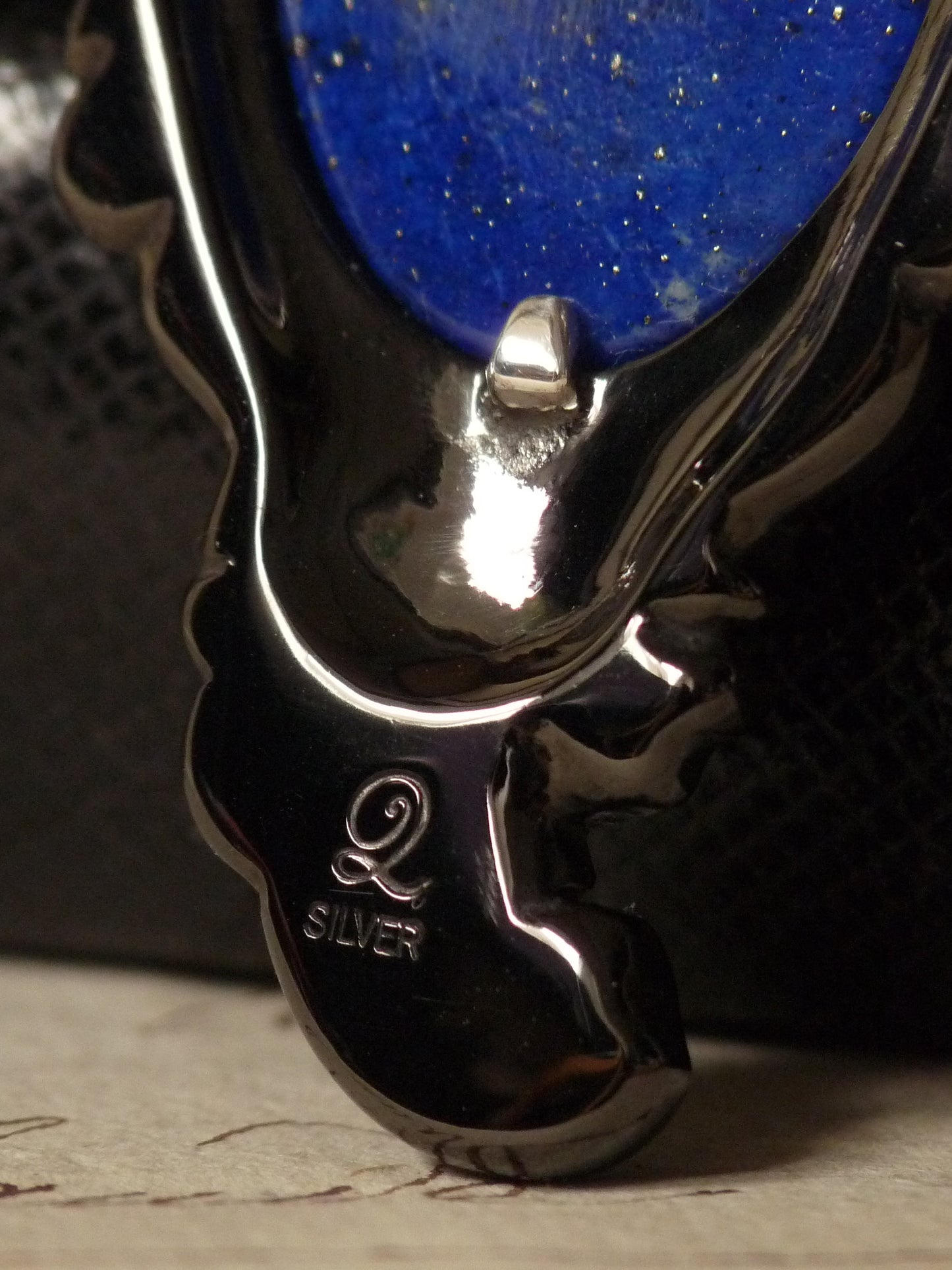 QFO044 Lapislazuli Pendant