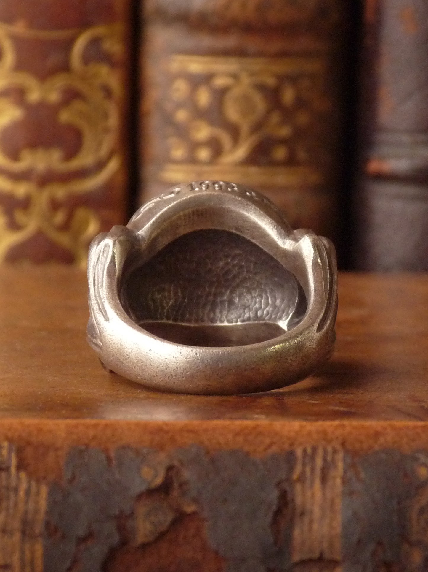 QFO003 Antique Watch Ring