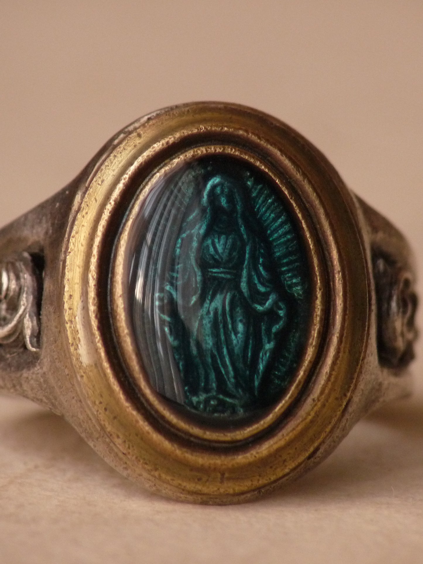 QSO091 Maria Oval Ring Custom