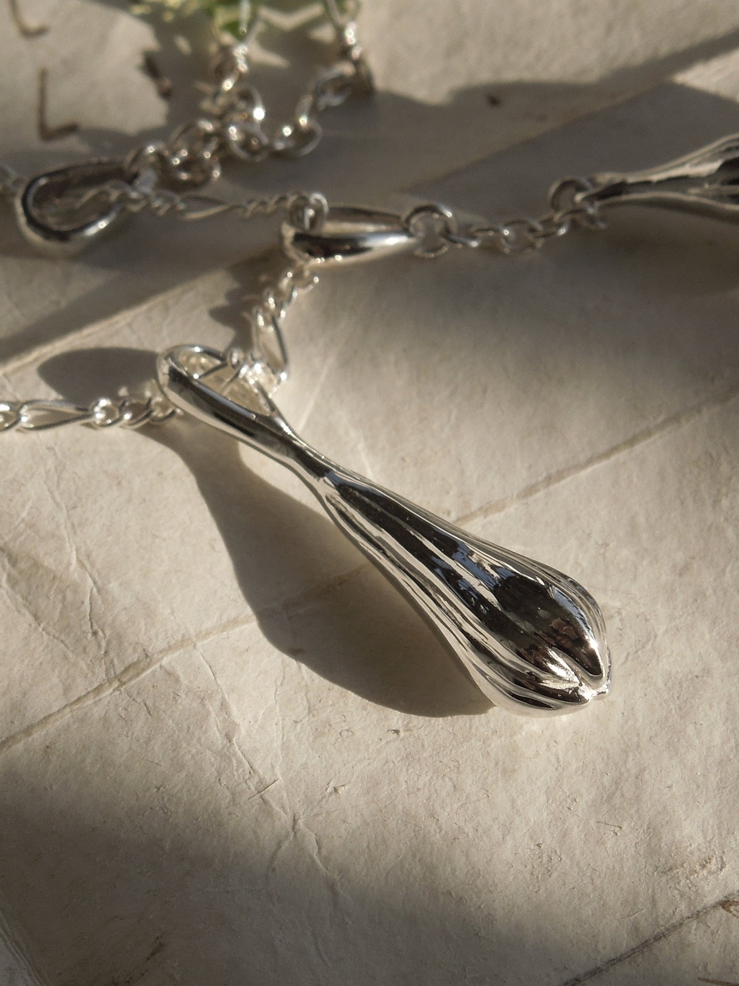QFO001 Agapanthus Necklace