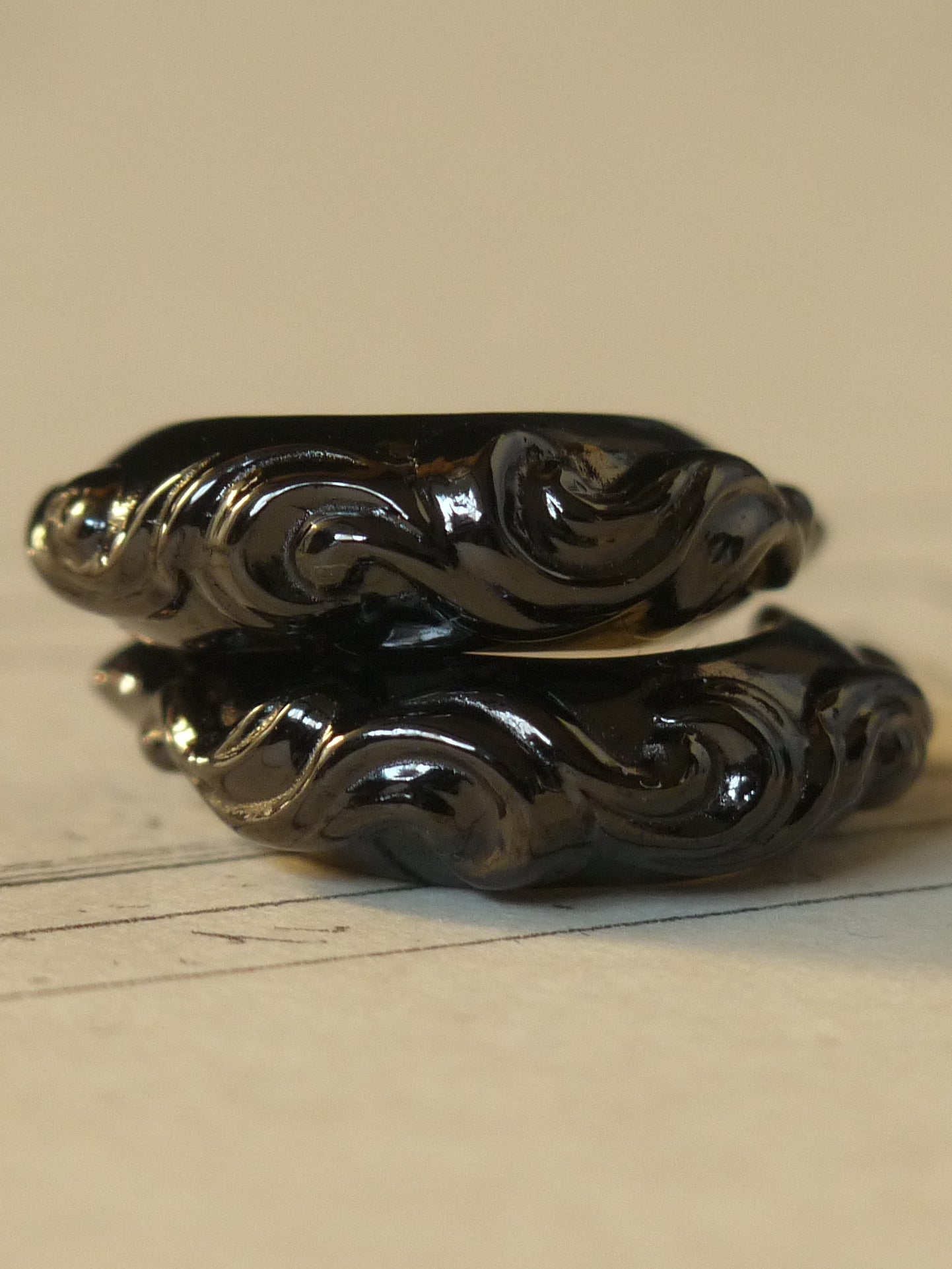 QFO006 Black Scroll Pierce