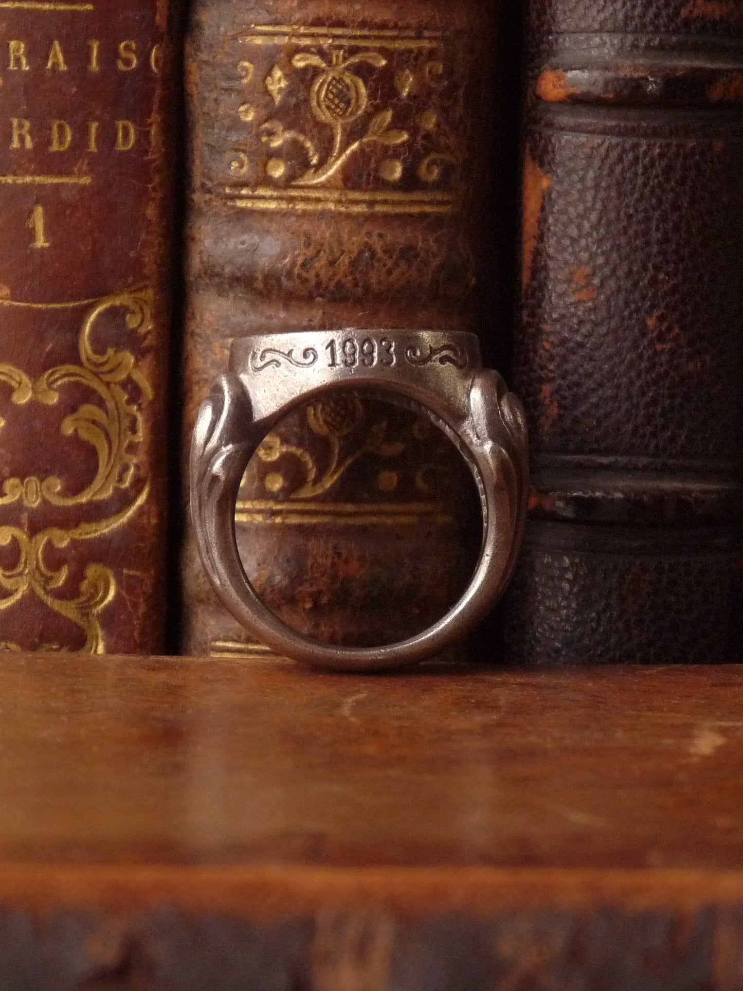 QFO003 Antique Watch Ring