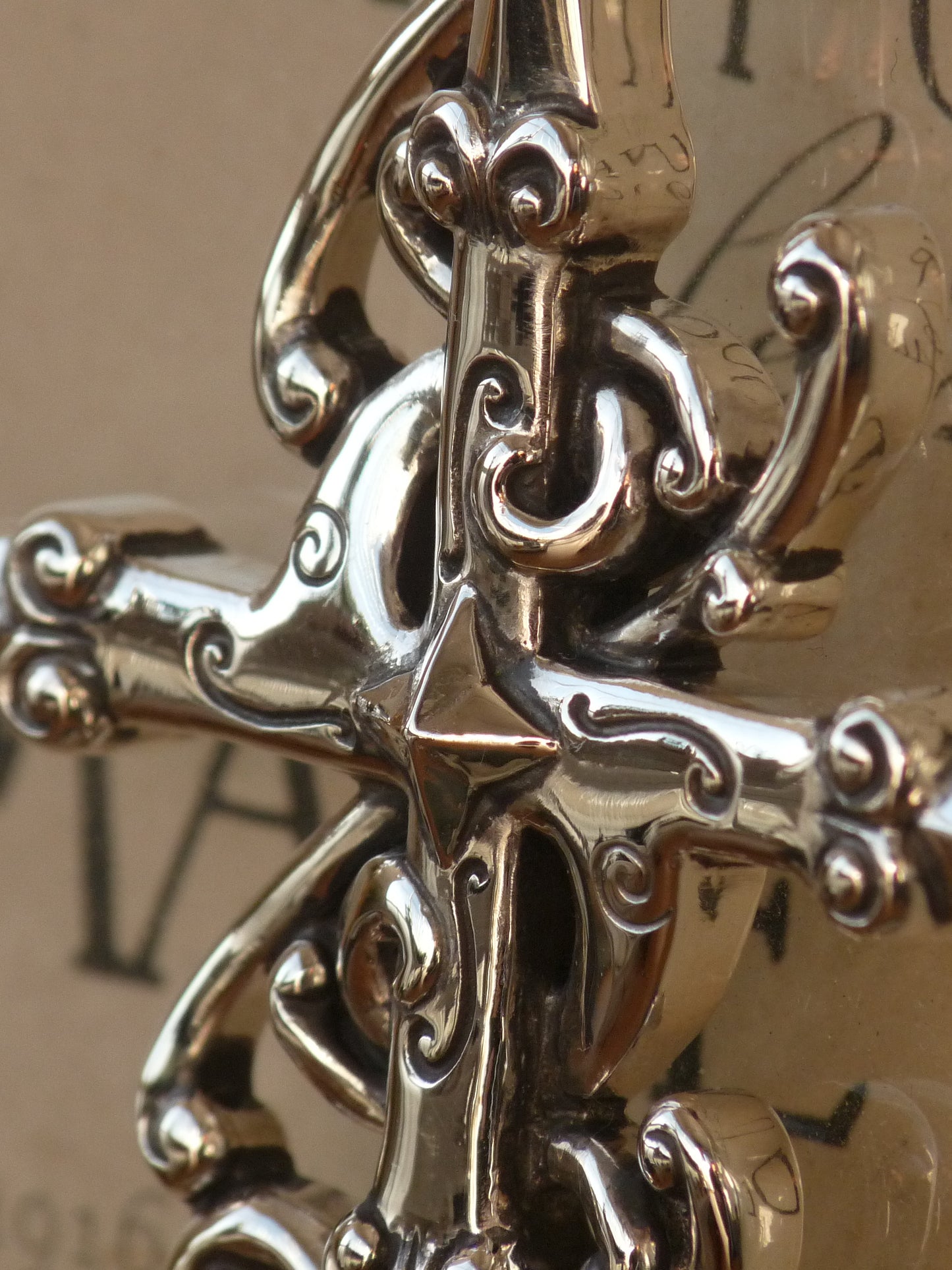 QFO059 Scroll Cross Pendant
