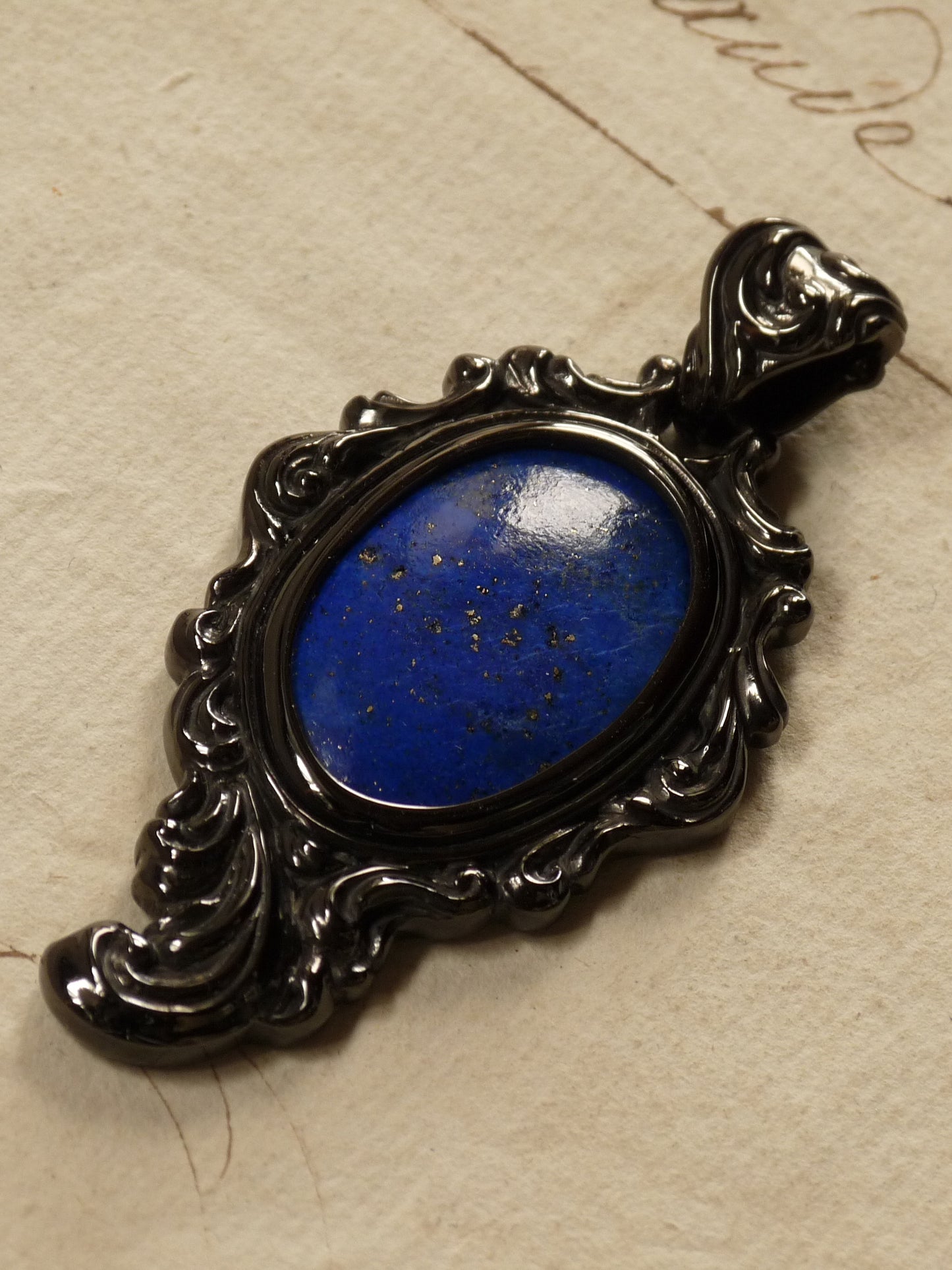 QFO044 Lapislazuli Pendant