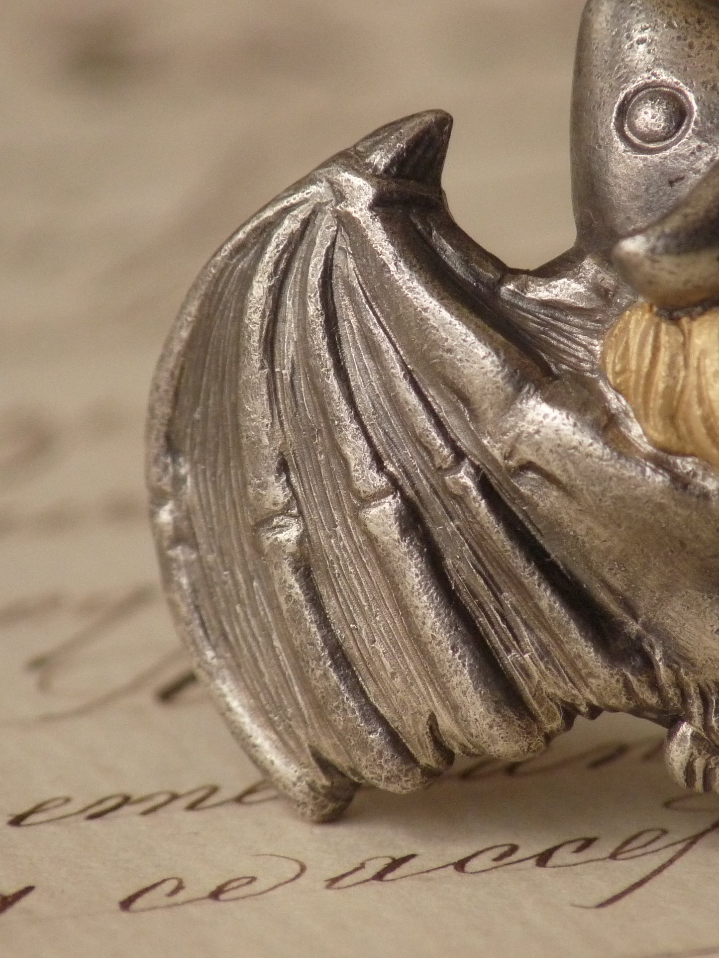 QFO005 Bat Ring