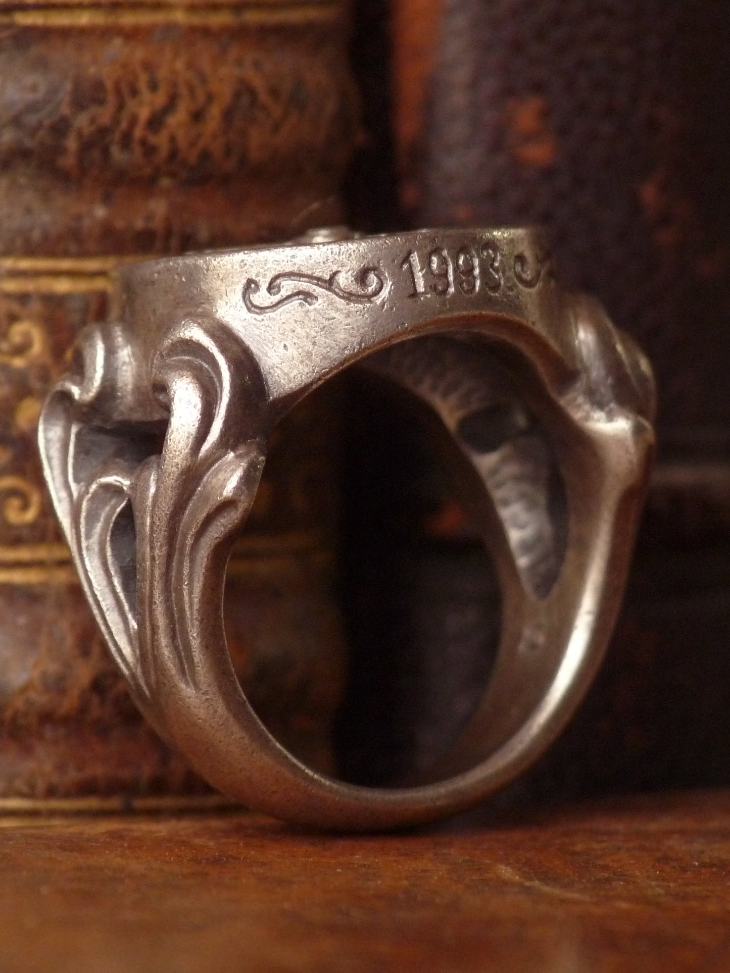 QFO003 Antique Watch Ring