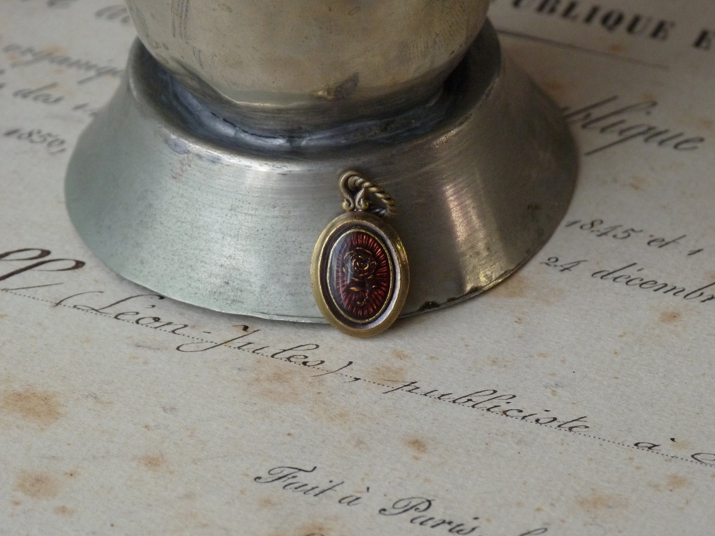 QN28B Rose Oval Pendant Brass ver.