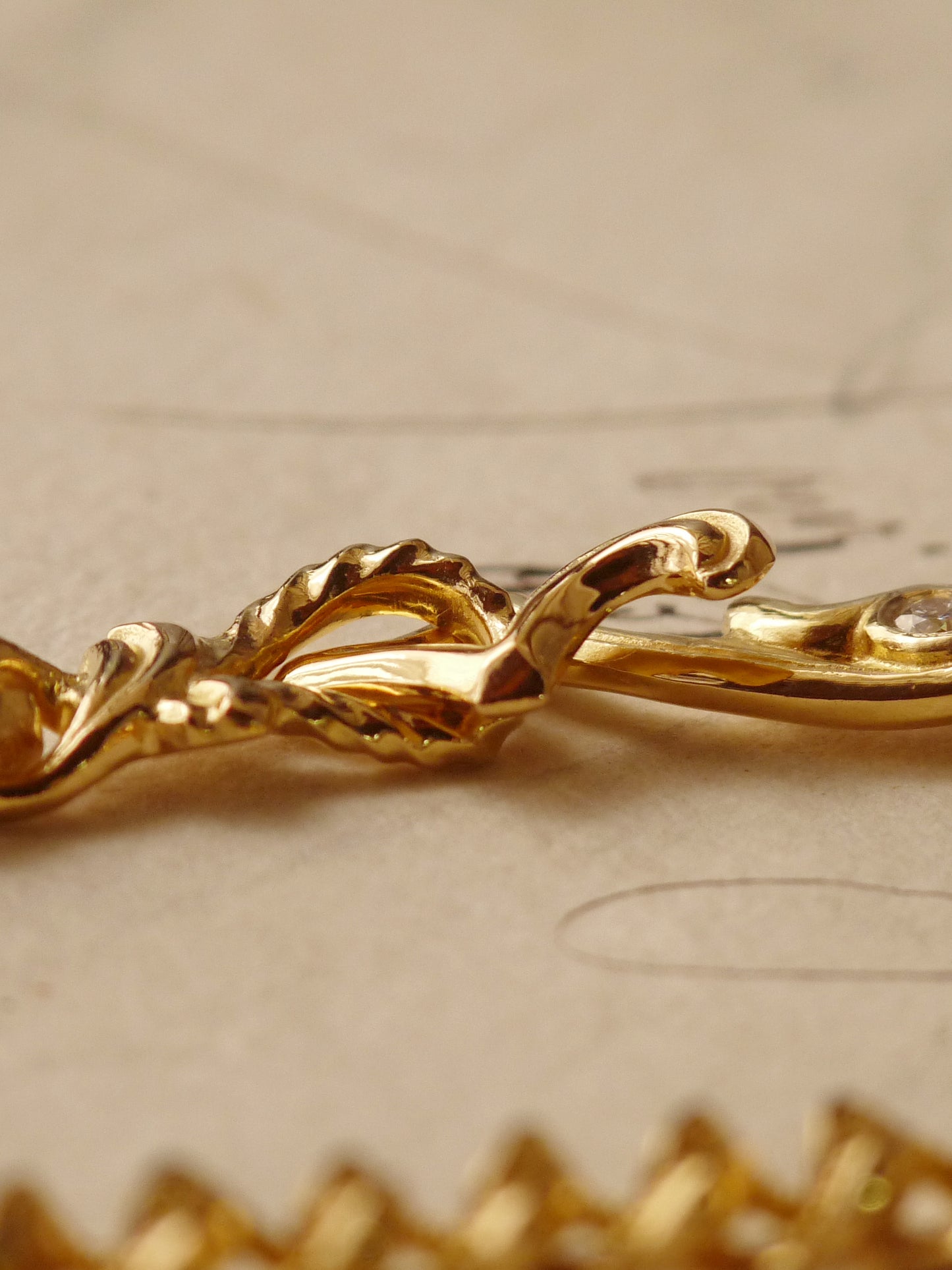 QFO030 Gold Bracelet