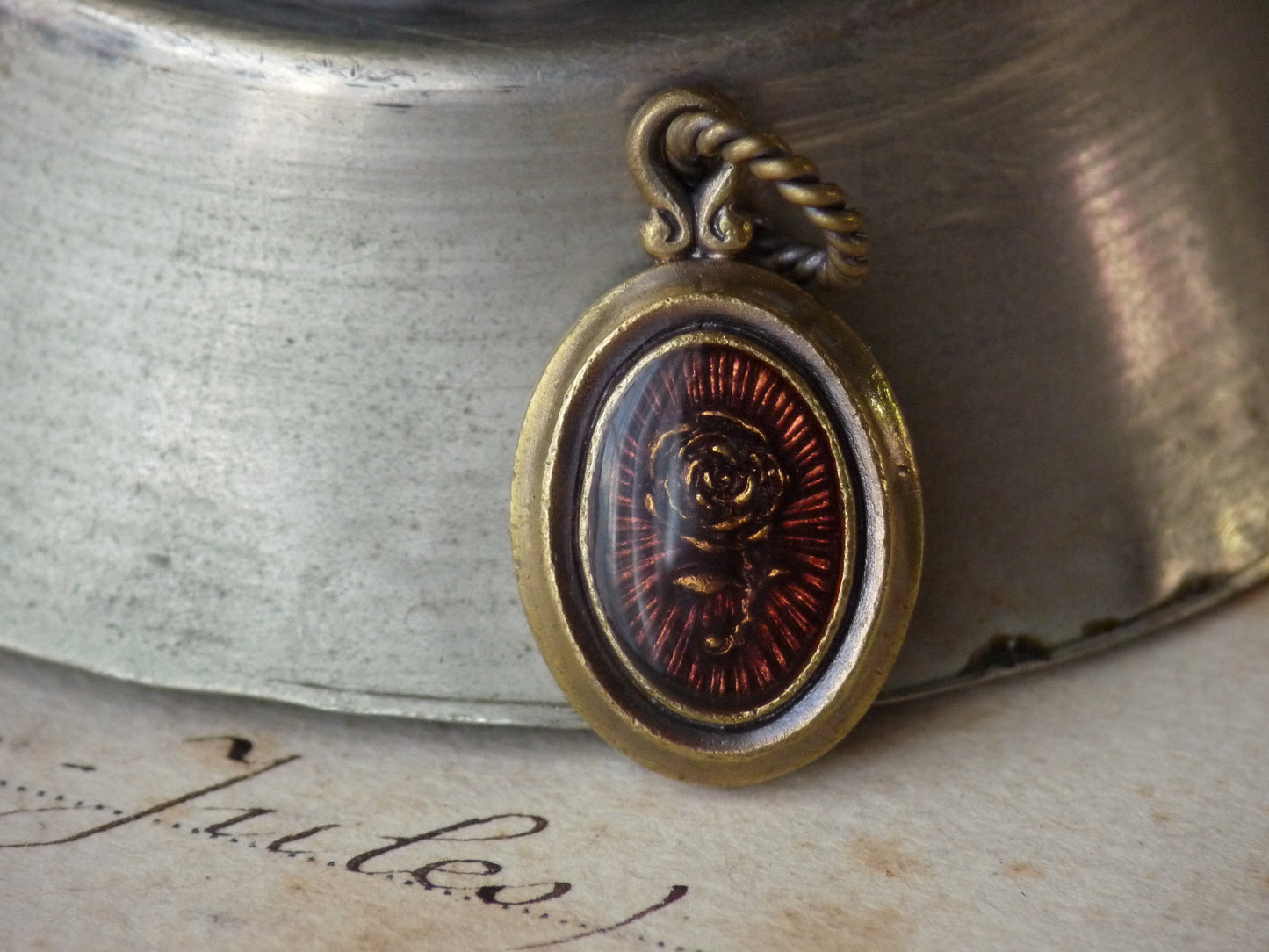 QN28B Rose Oval Pendant Brass ver.
