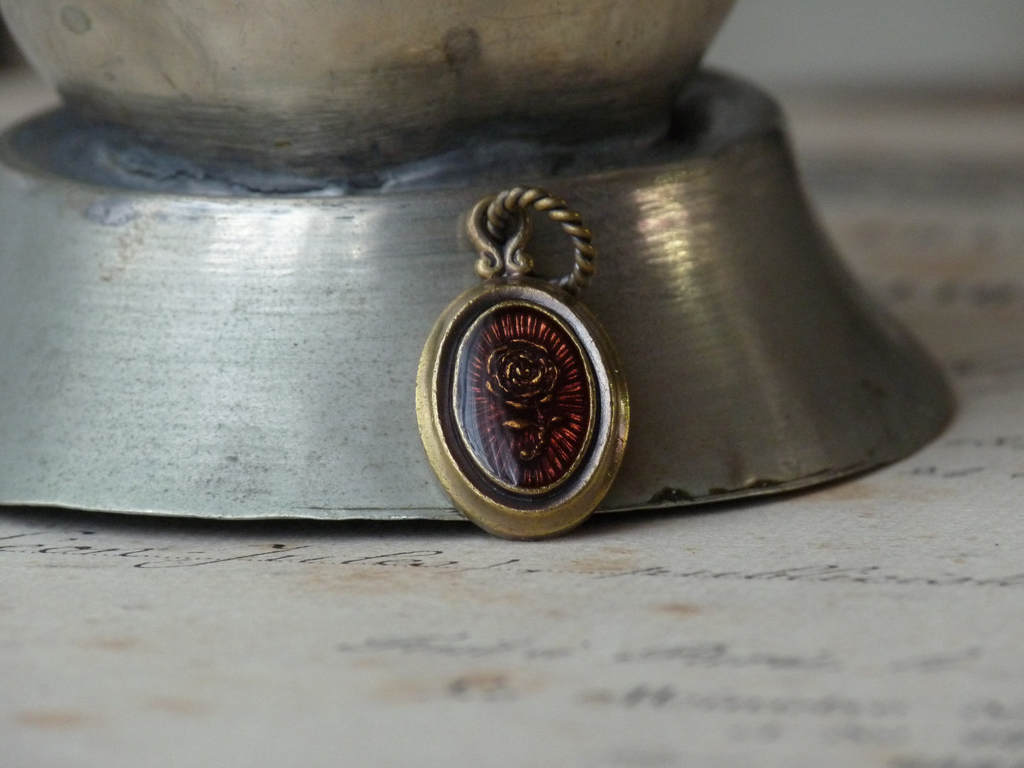 QN28B Rose Oval Pendant Brass ver.