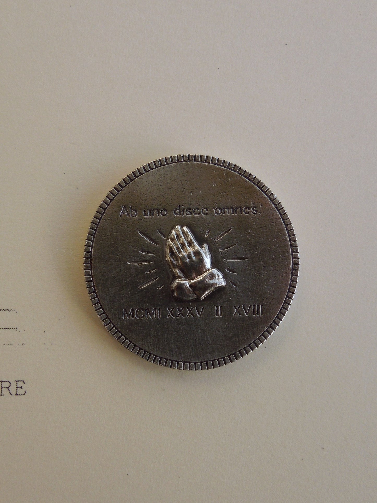 QFO055 Praying Hands Coin