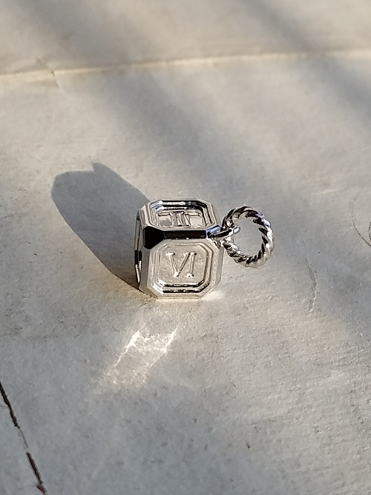 QSO126 Roman dice Pendant Pt900 Custom