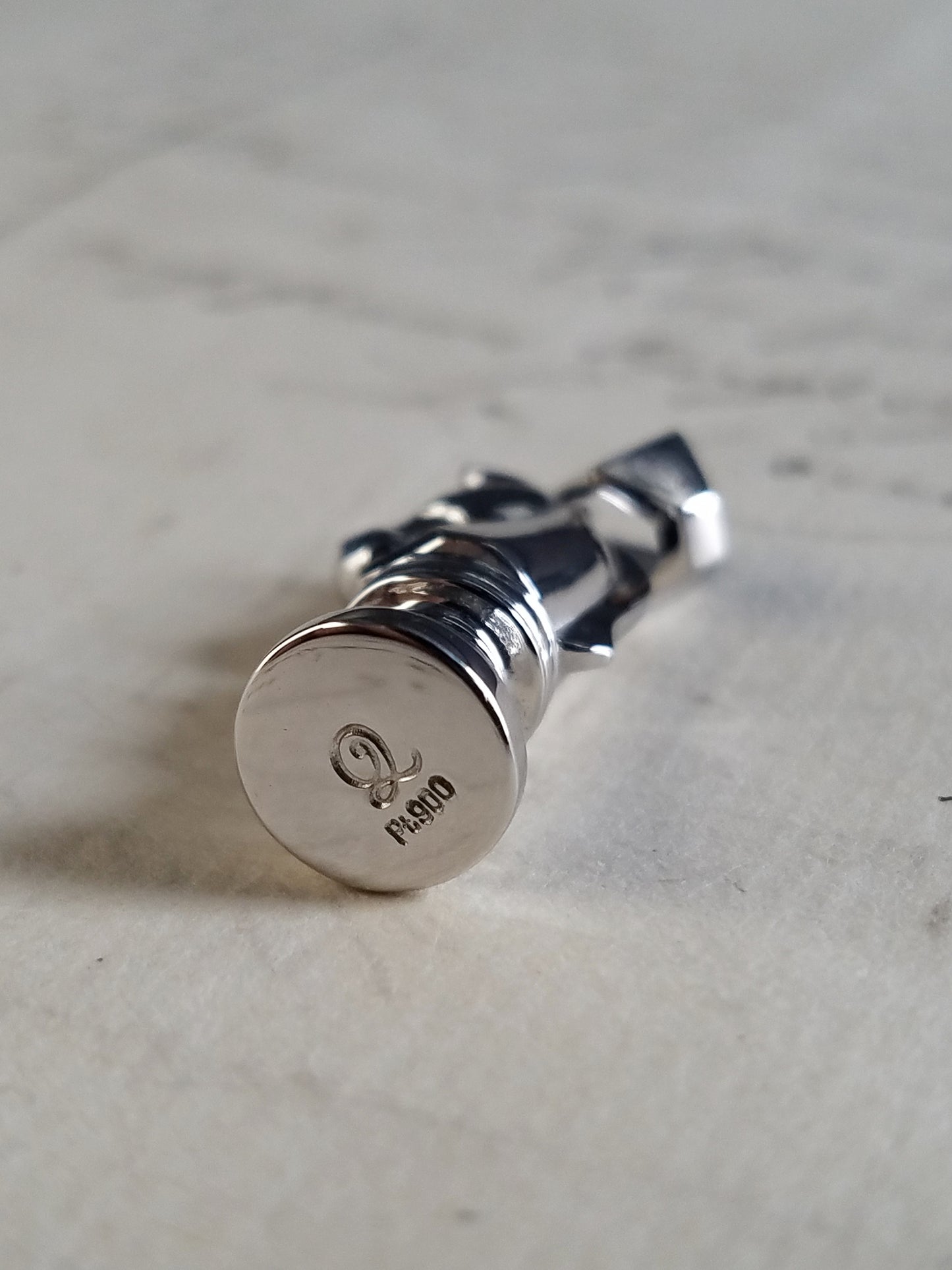 QSO135 Small Cavalier Pendant Pt900 Custom