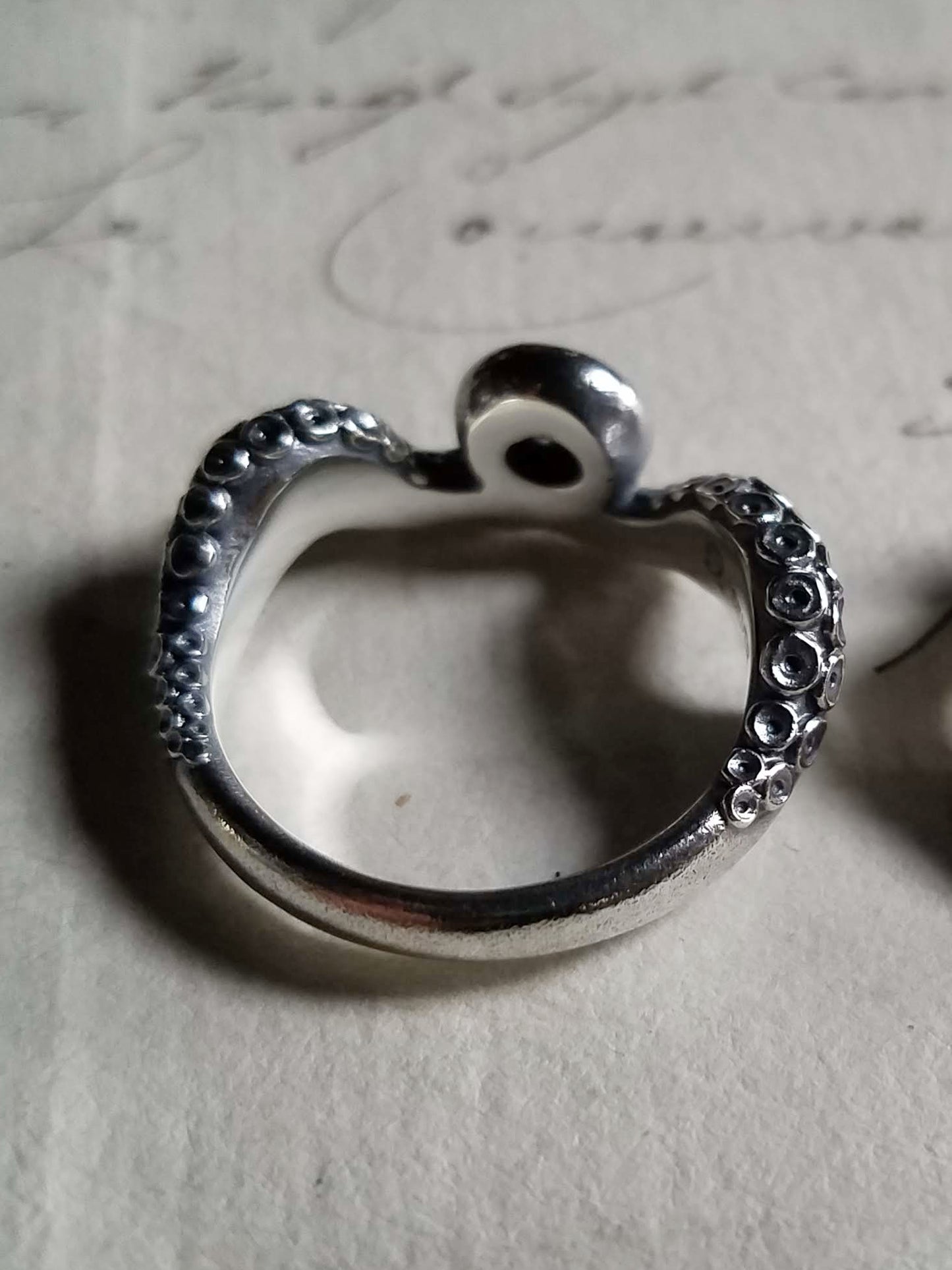 QFO050 Octopus Ring