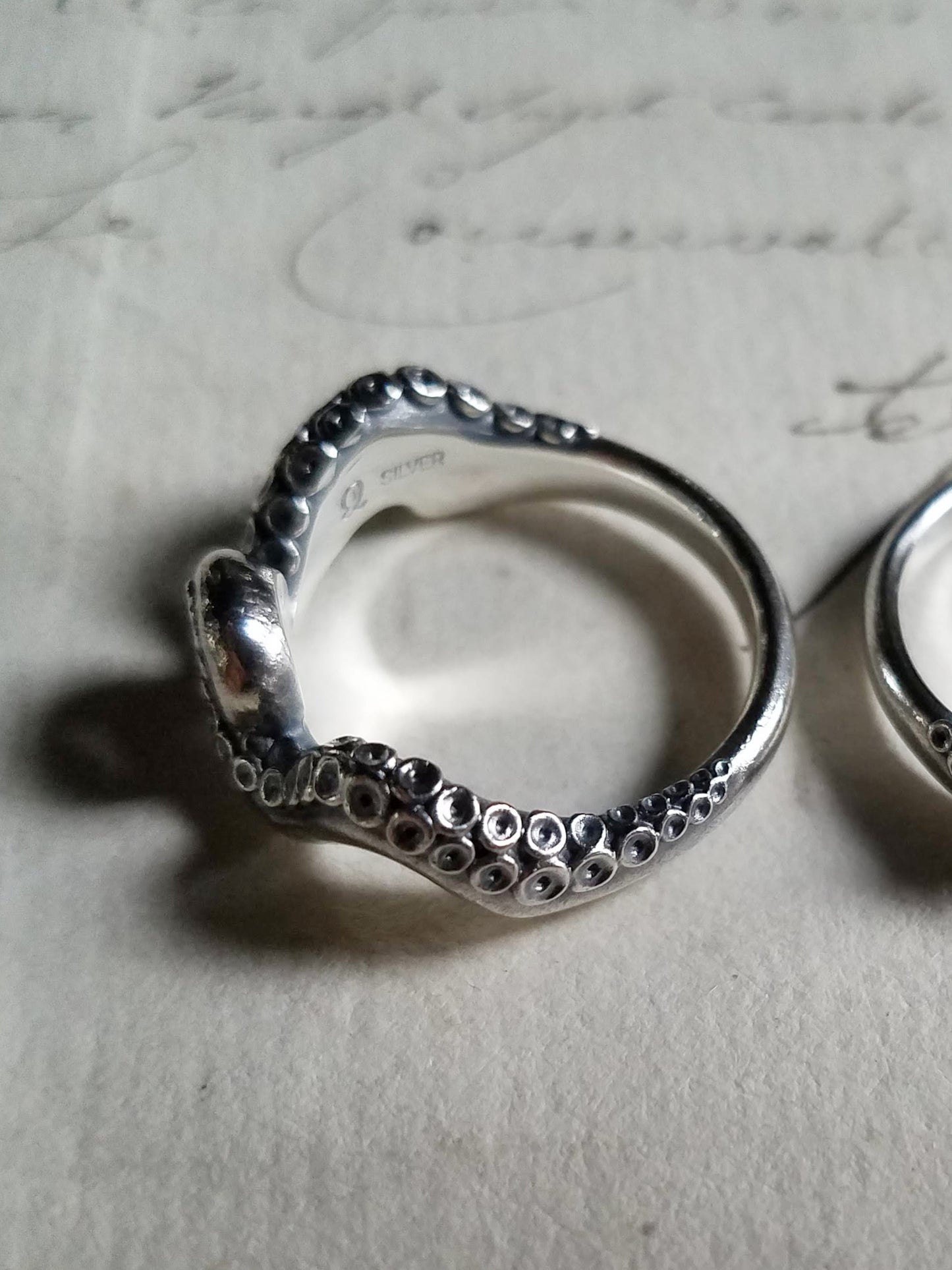 QFO050 Octopus Ring