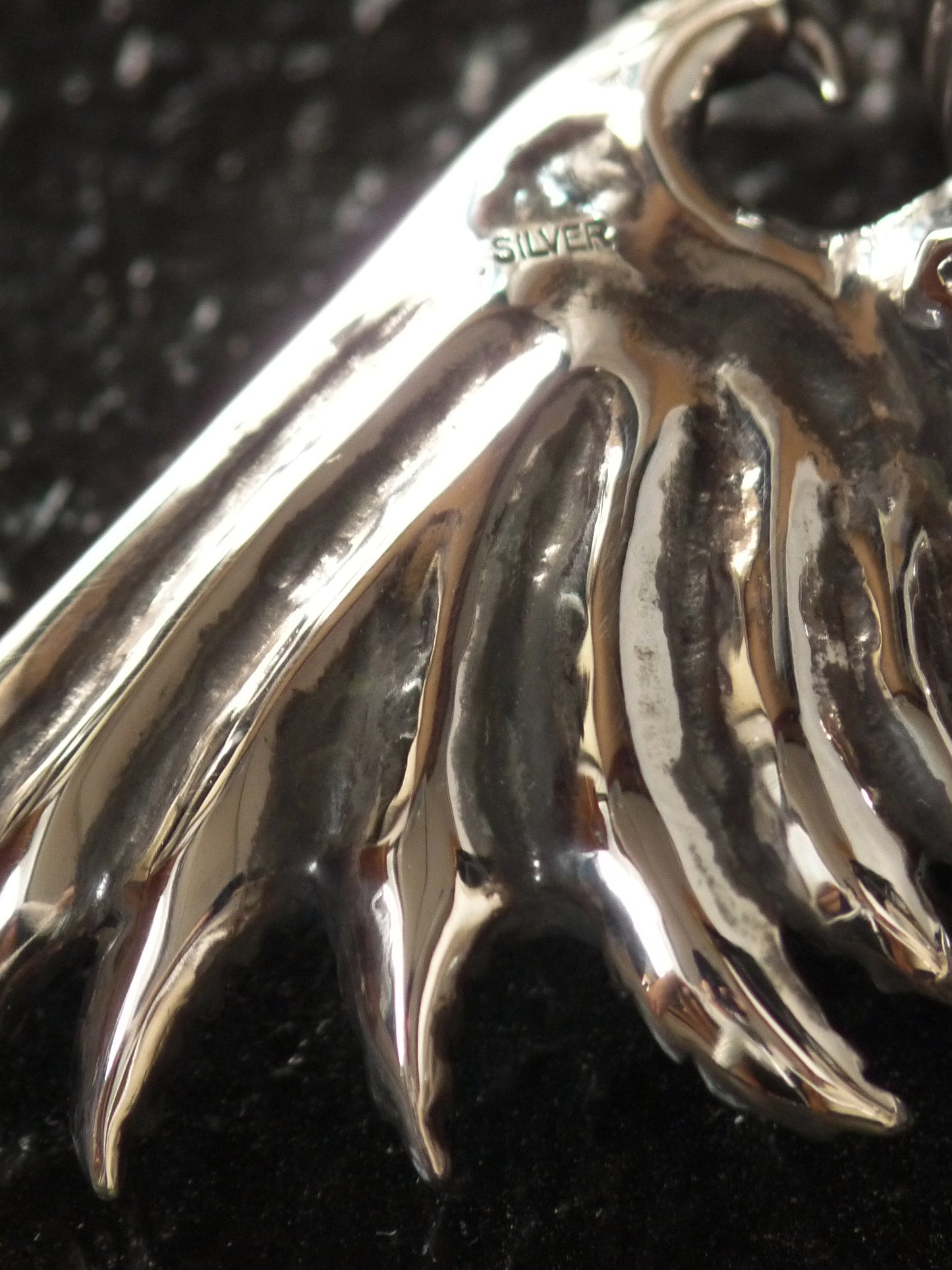 QFO067 Skull Sword Pendant