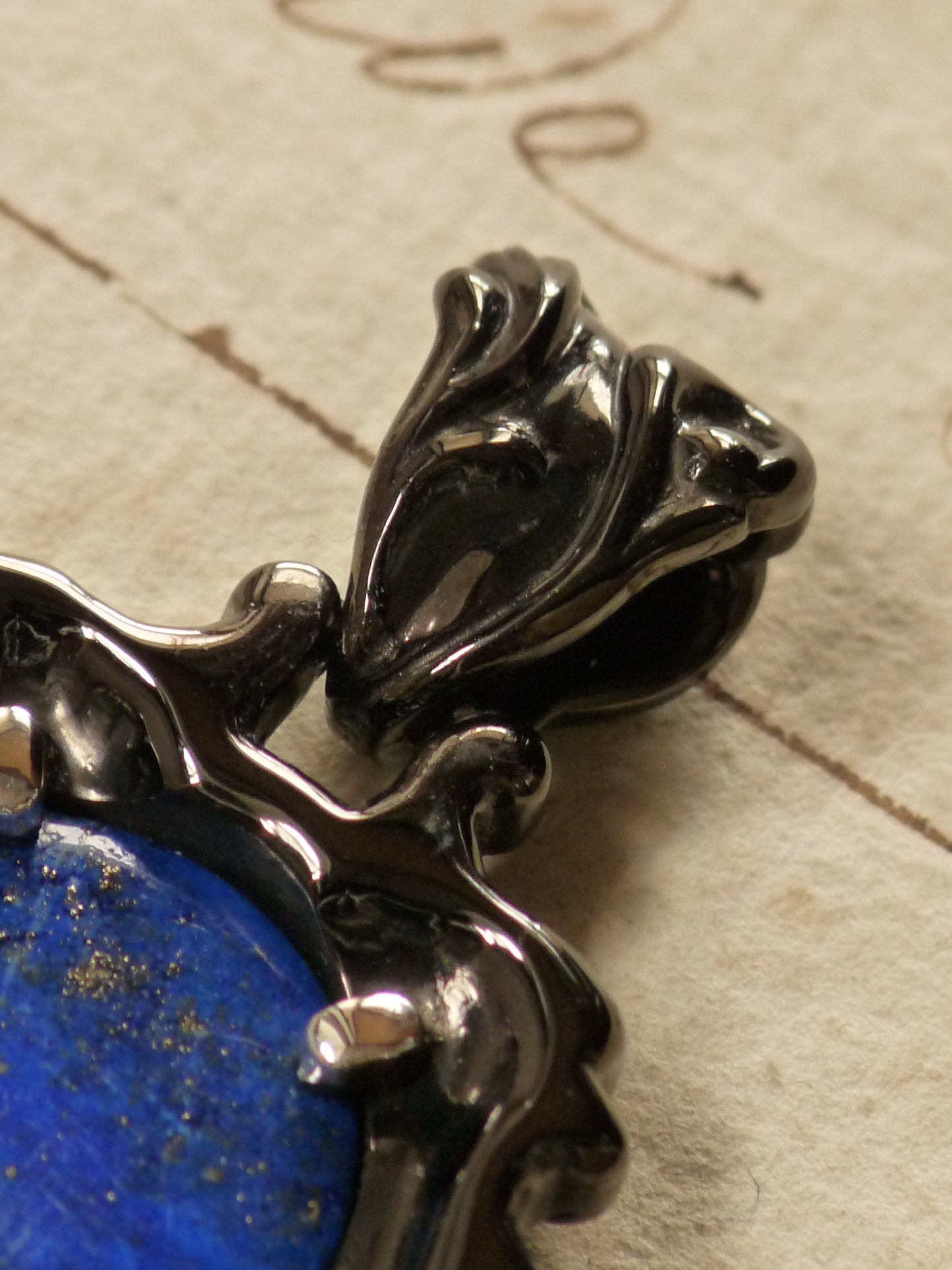 QFO044 Lapislazuli Pendant