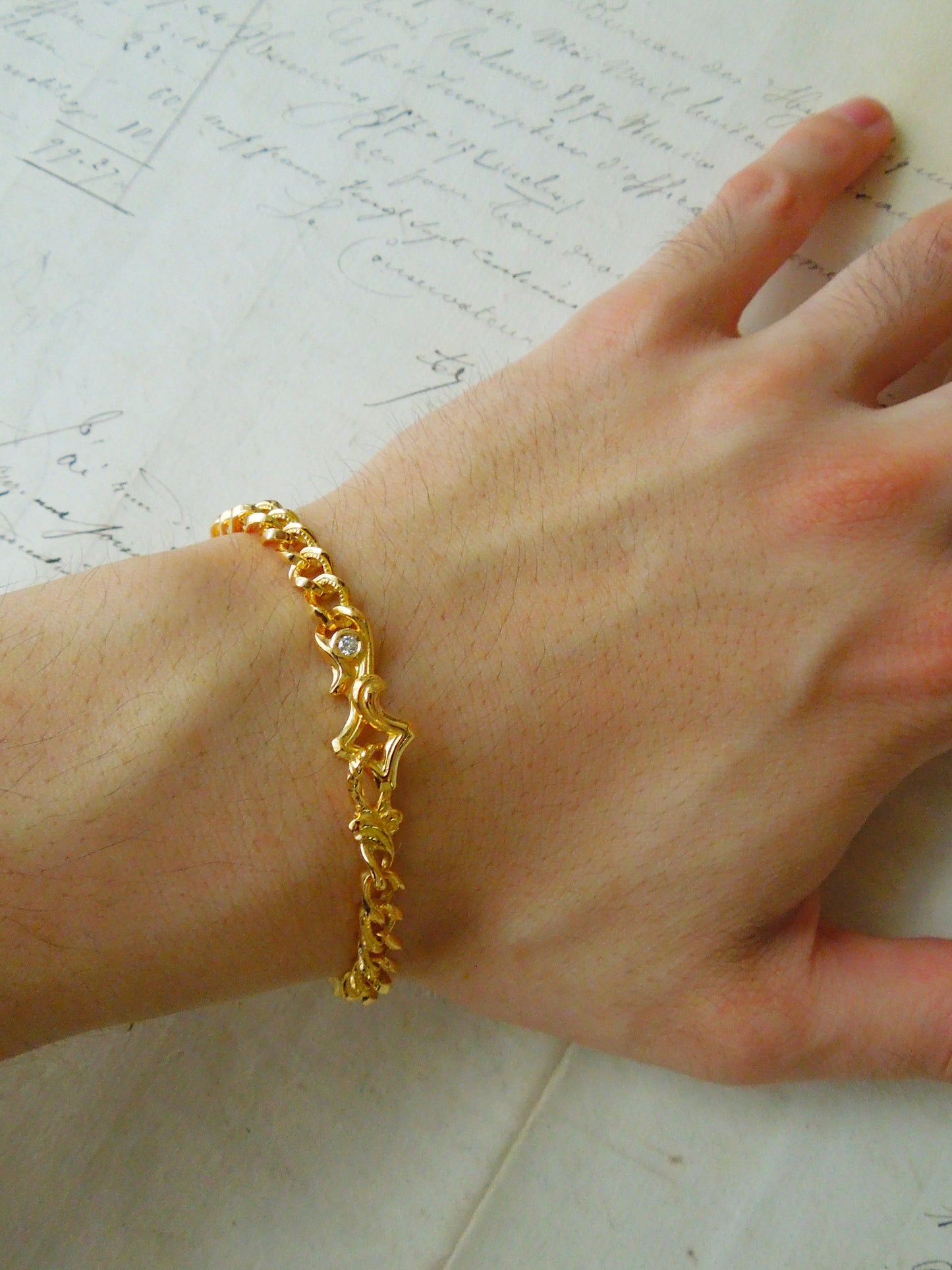 QFO030 Gold Bracelet