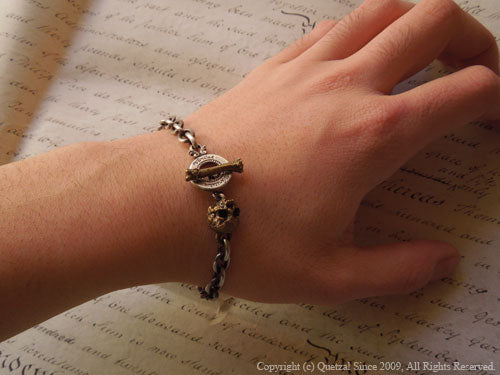 QB02B Vanitas Bracelet Brass ver.