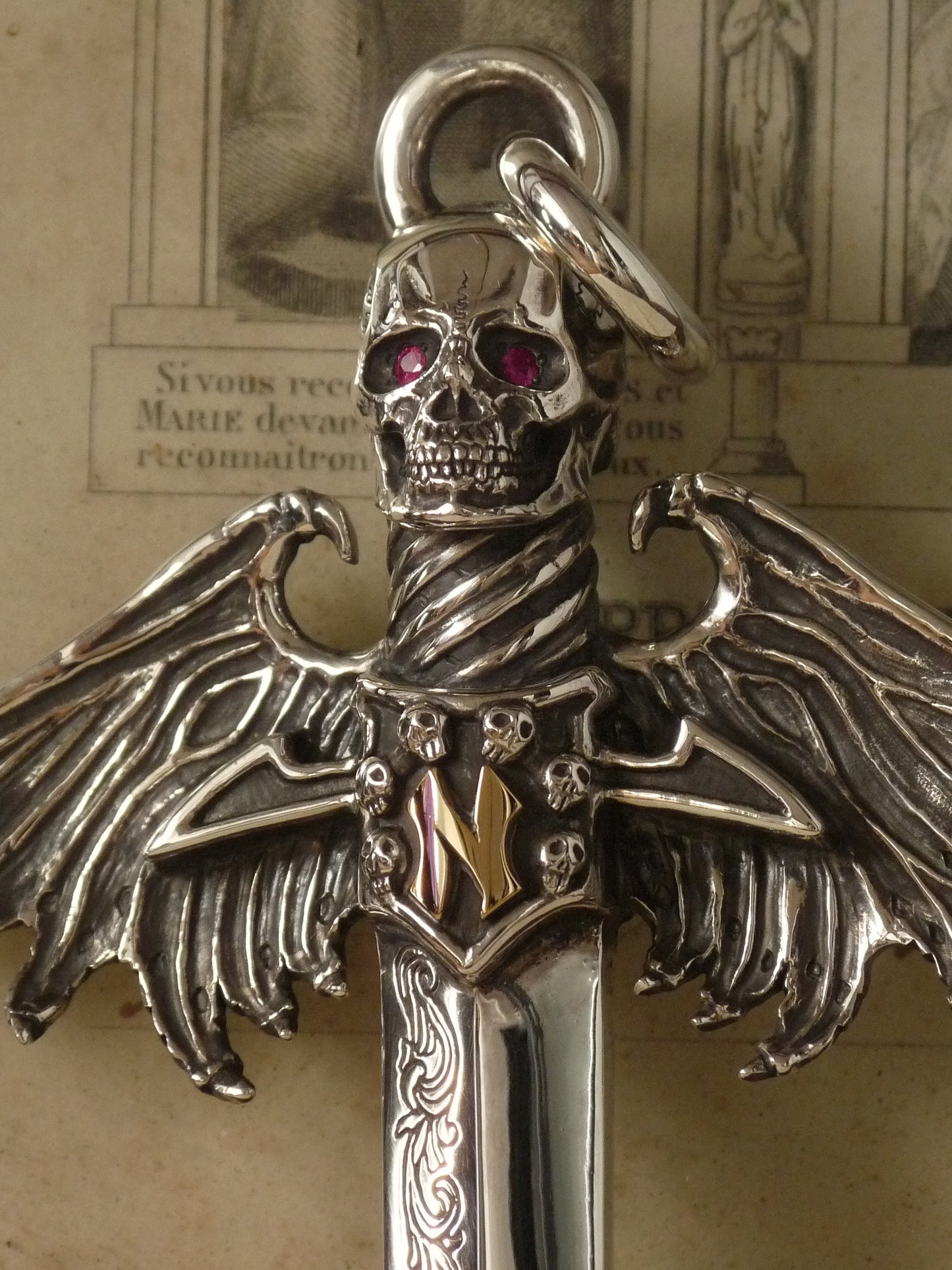 QFO067 Skull Sword Pendant