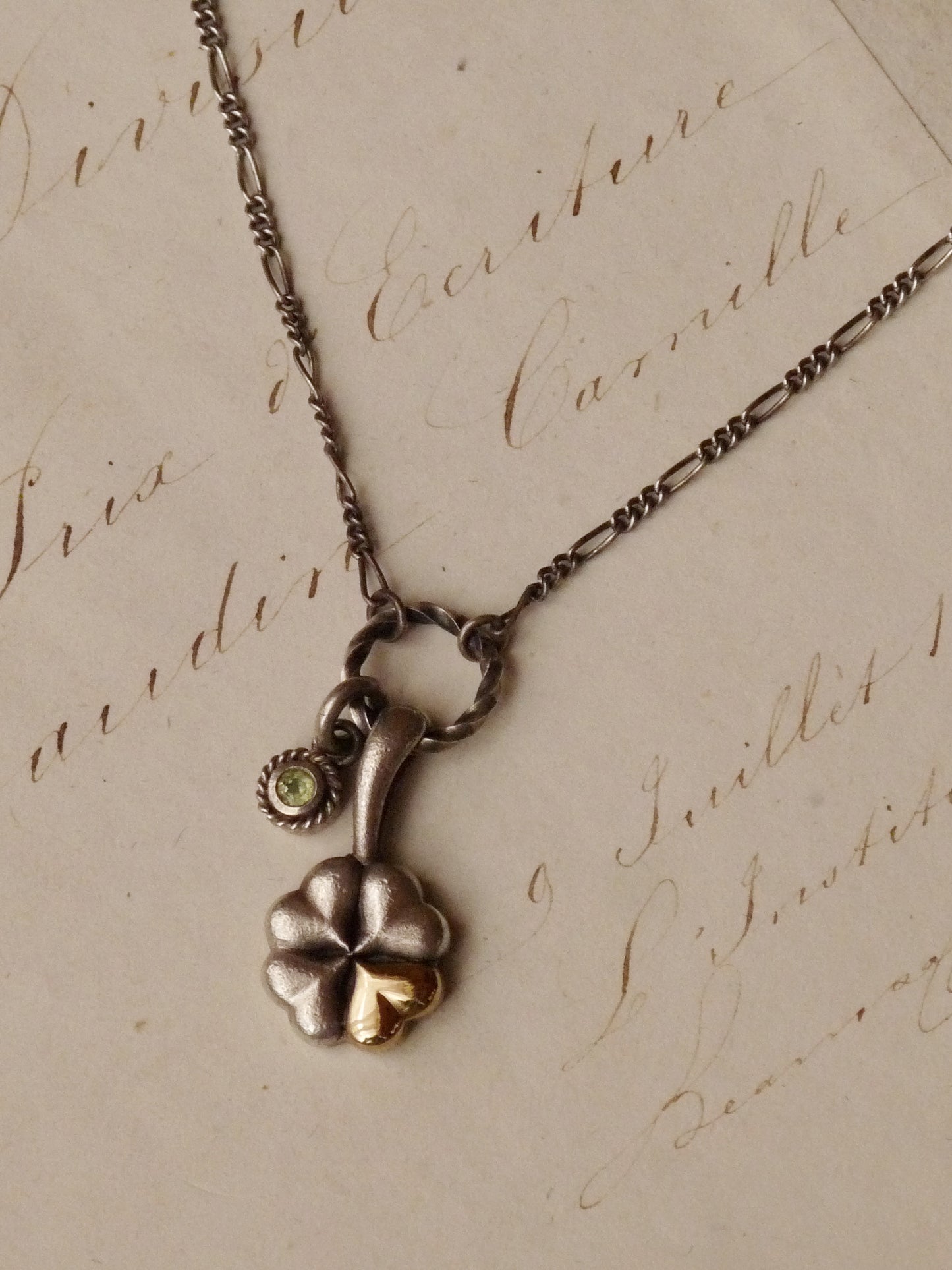 QFO012 Clover Pendant