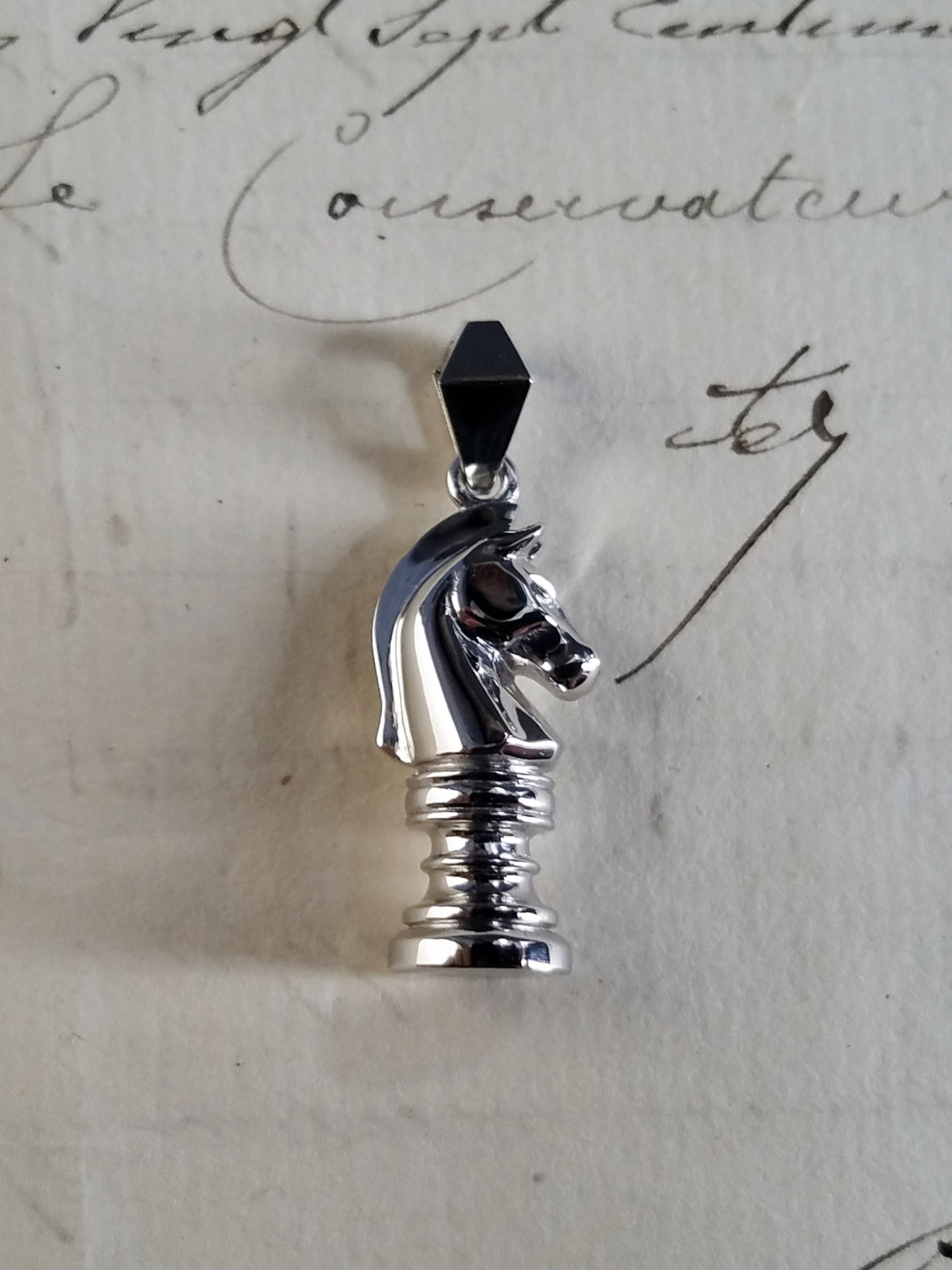 QSO135 Small Cavalier Pendant Pt900 Custom