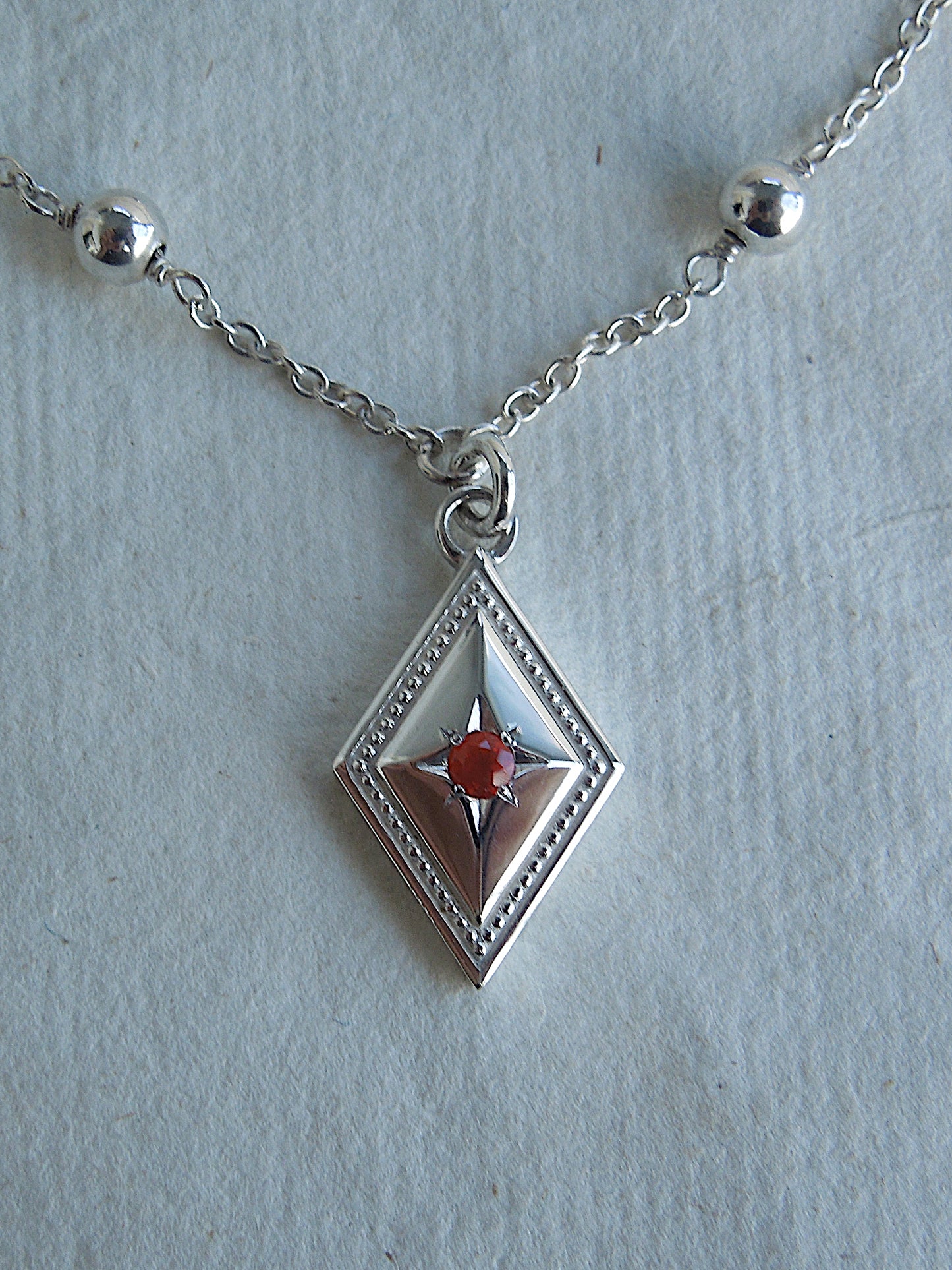 QFO056 Rhombus Necklace