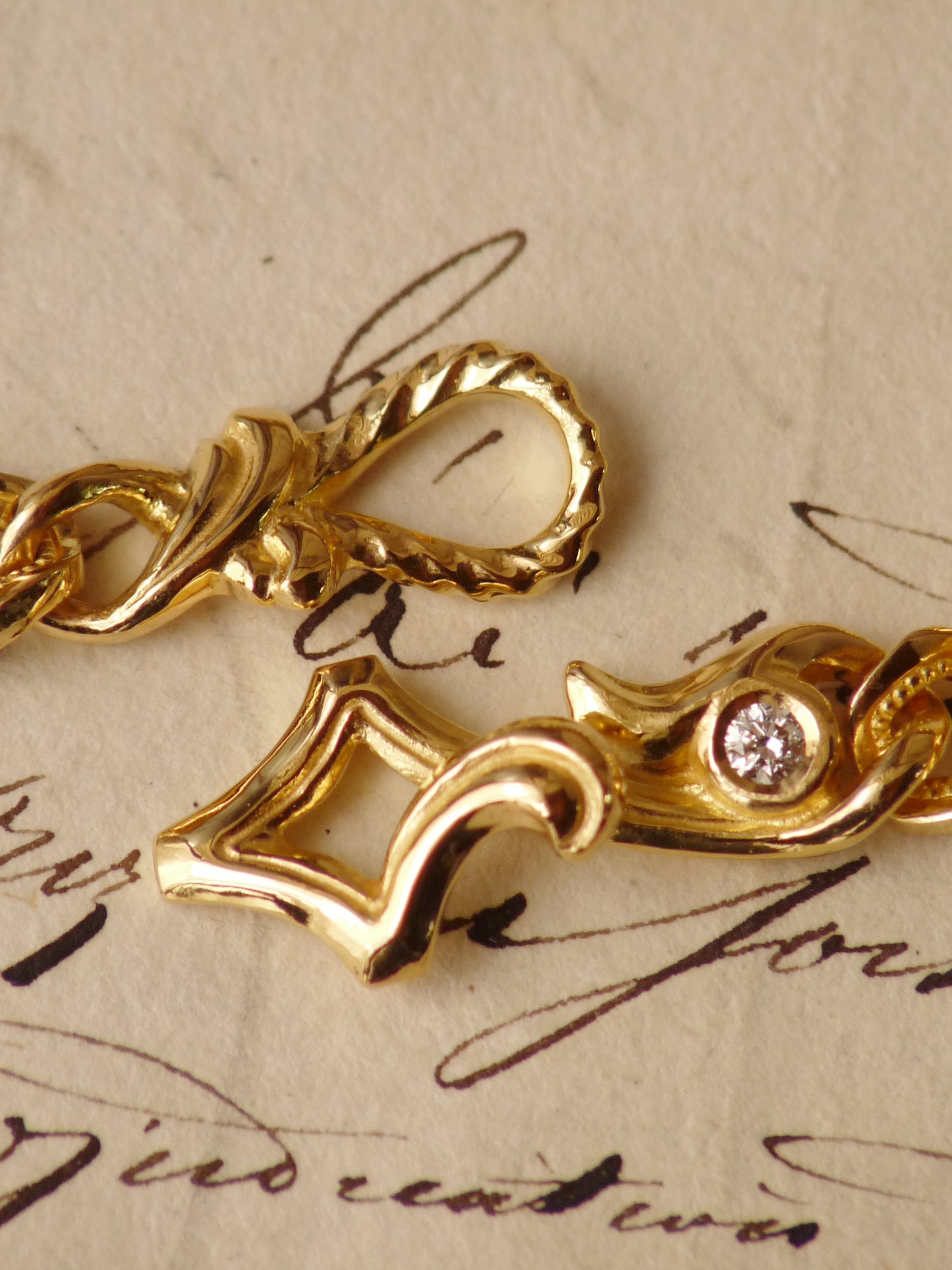 QFO030 Gold Bracelet