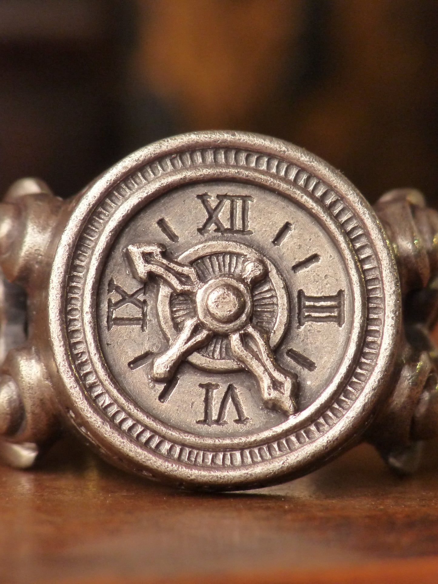 QFO003 Antique Watch Ring