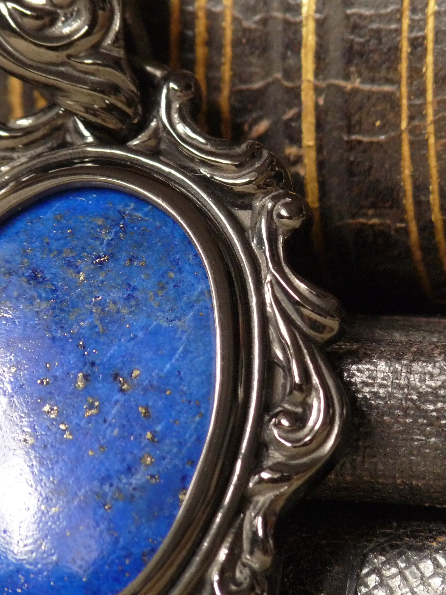 QFO044 Lapislazuli Pendant