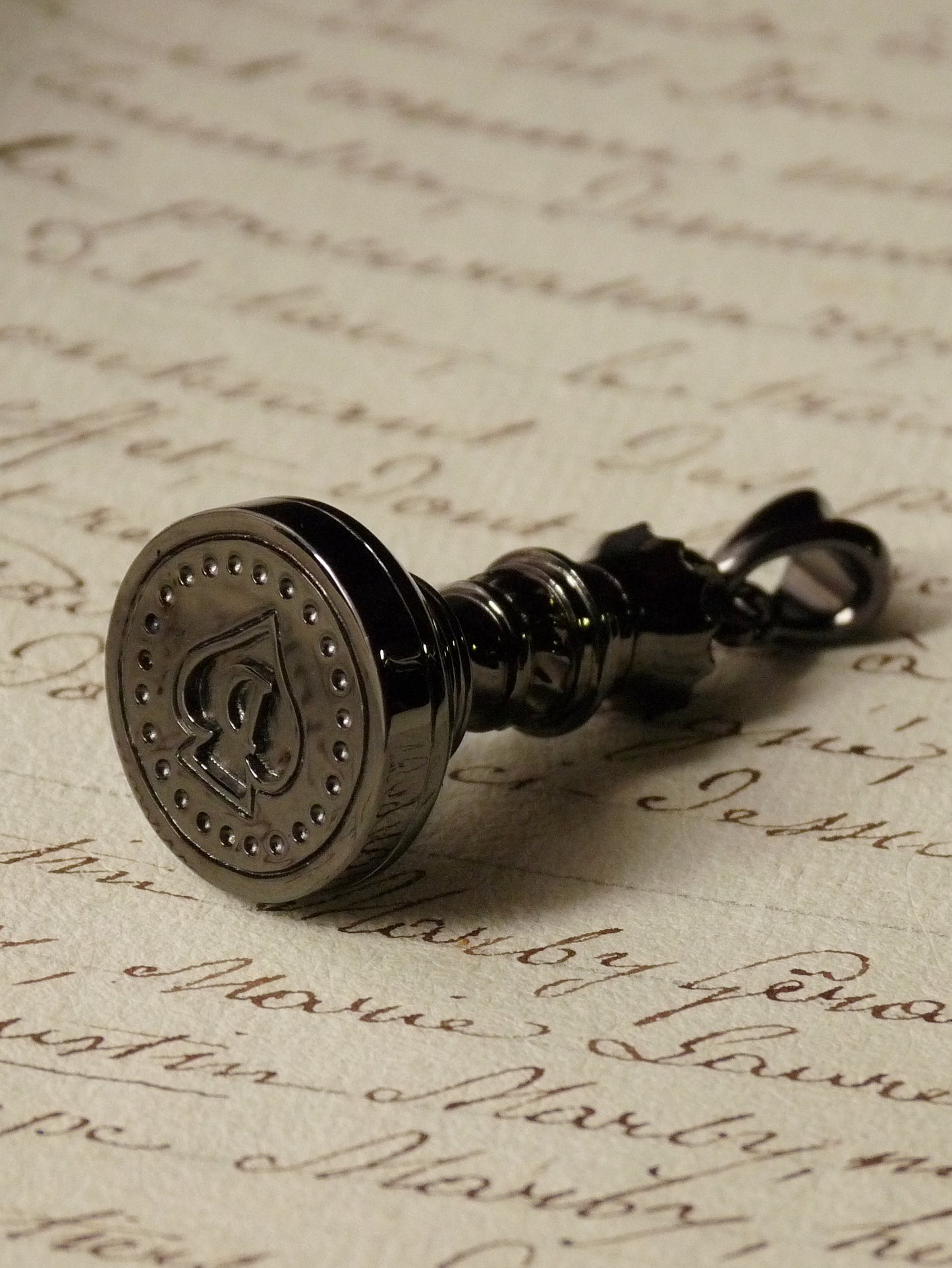 QFO062 Sealing Stamp Pendant