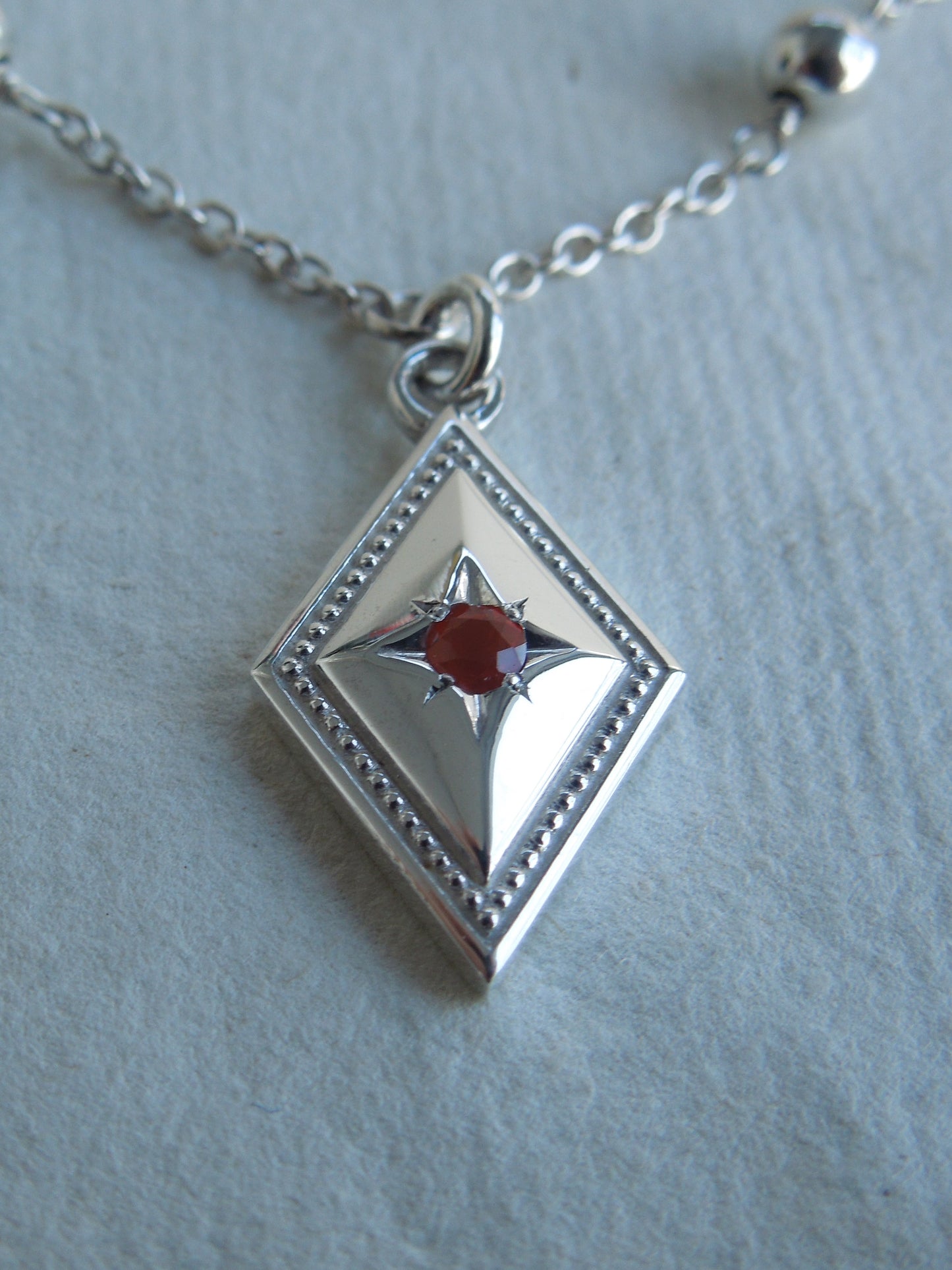 QFO056 Rhombus Necklace