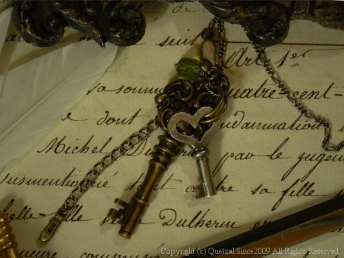 QN10 Brocante Key Necklace I