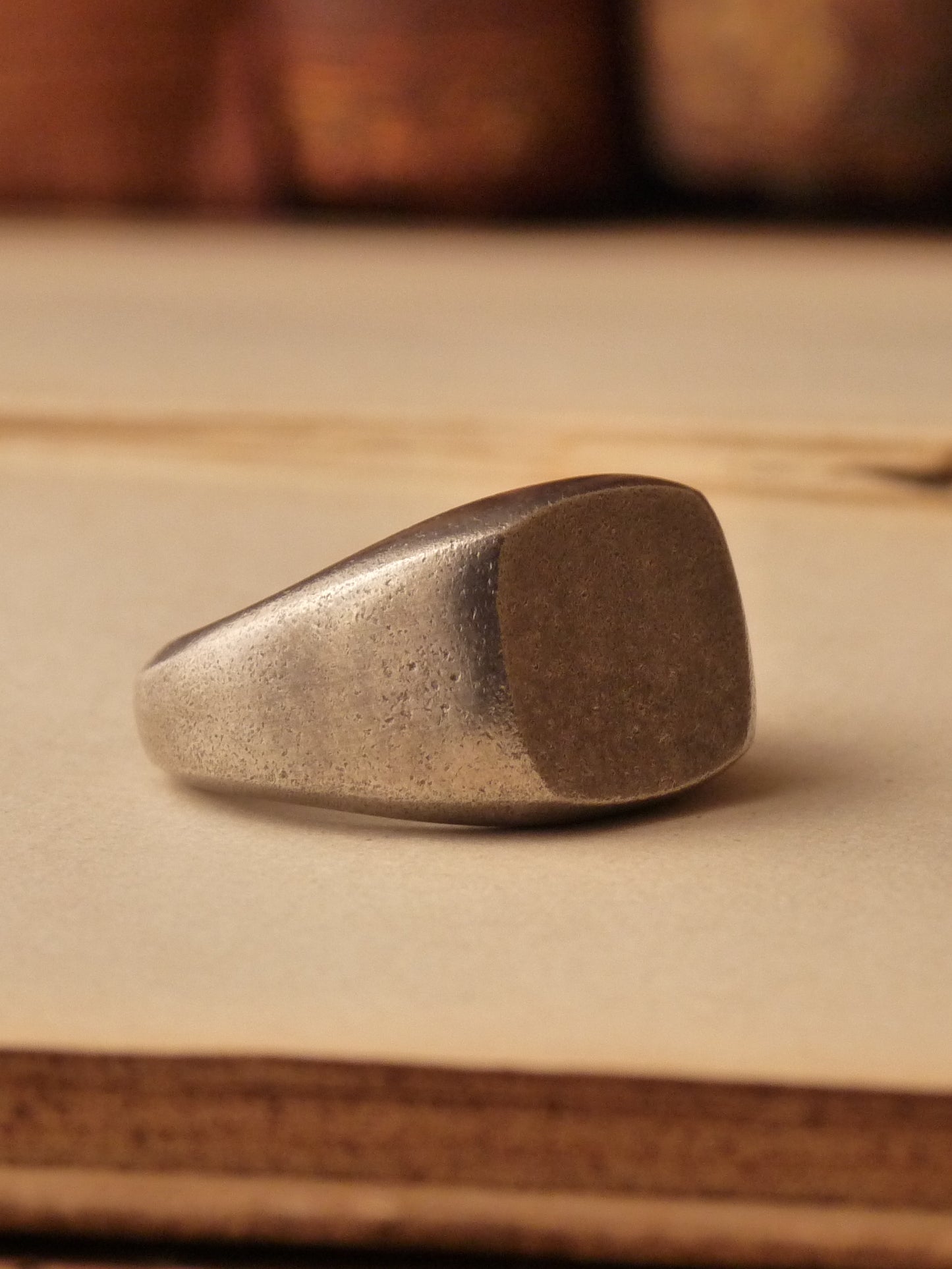 QFO064 Simple Signet Ring