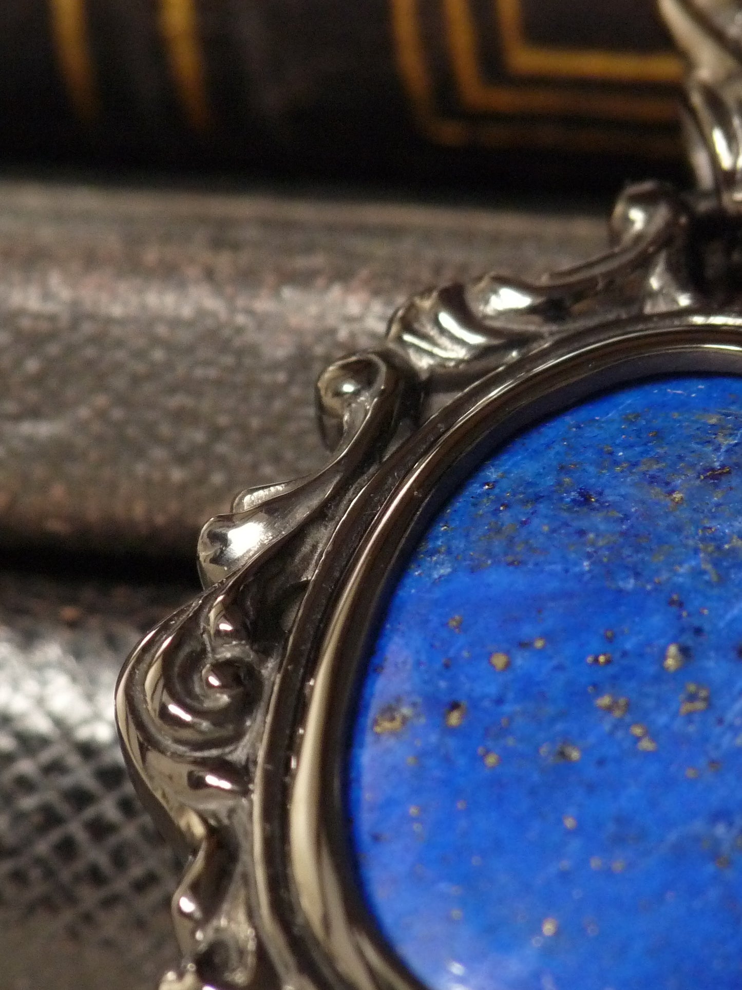 QFO044 Lapislazuli Pendant