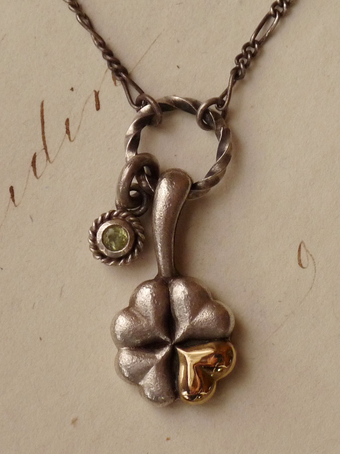 QFO012 Clover Pendant