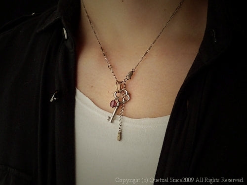 QN07 Brocante Key Necklace F