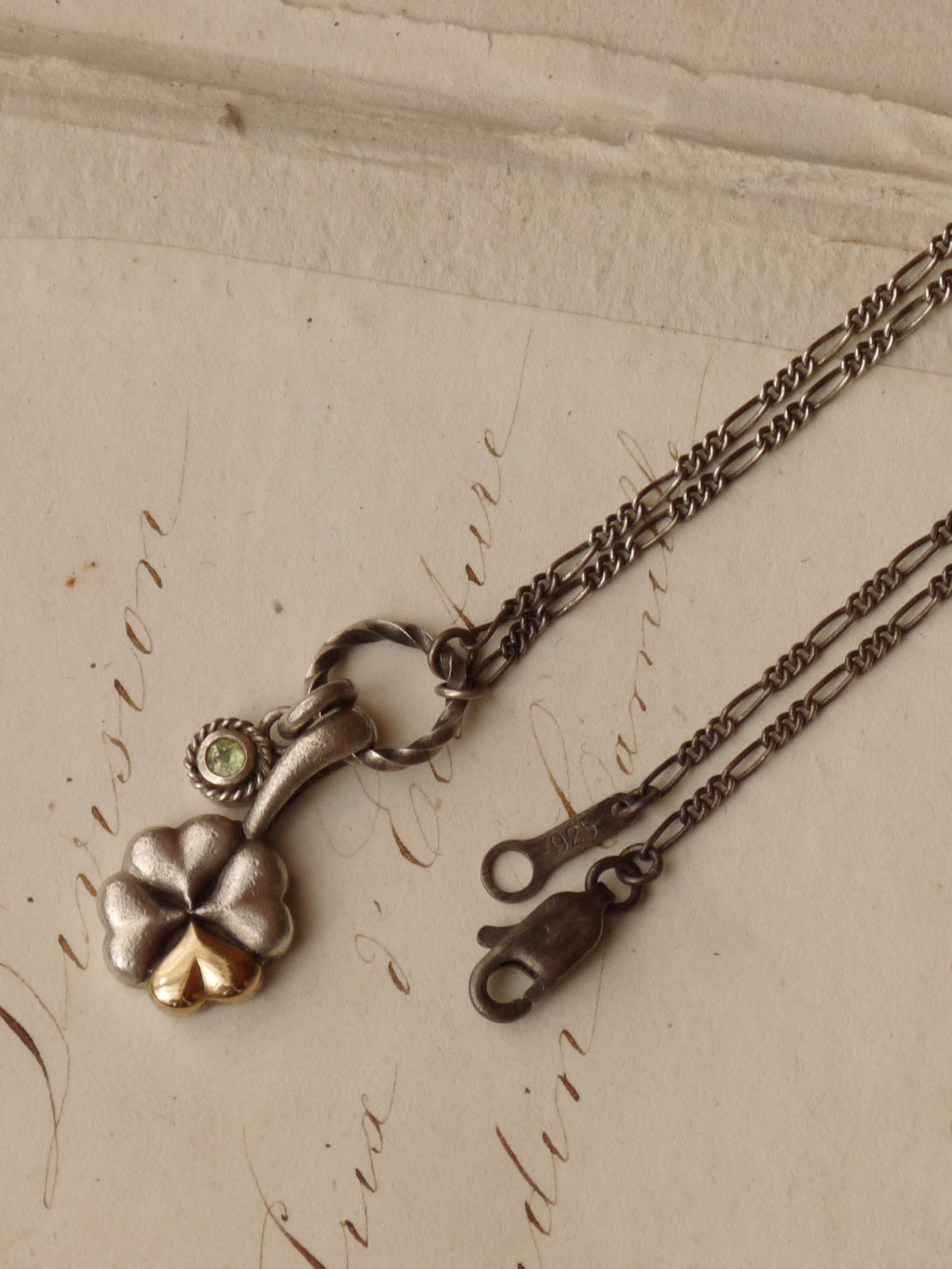 QFO012 Clover Pendant