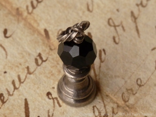 QN20 Small Pawn Pendant