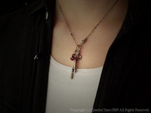 QN06 Brocante Key Necklace E