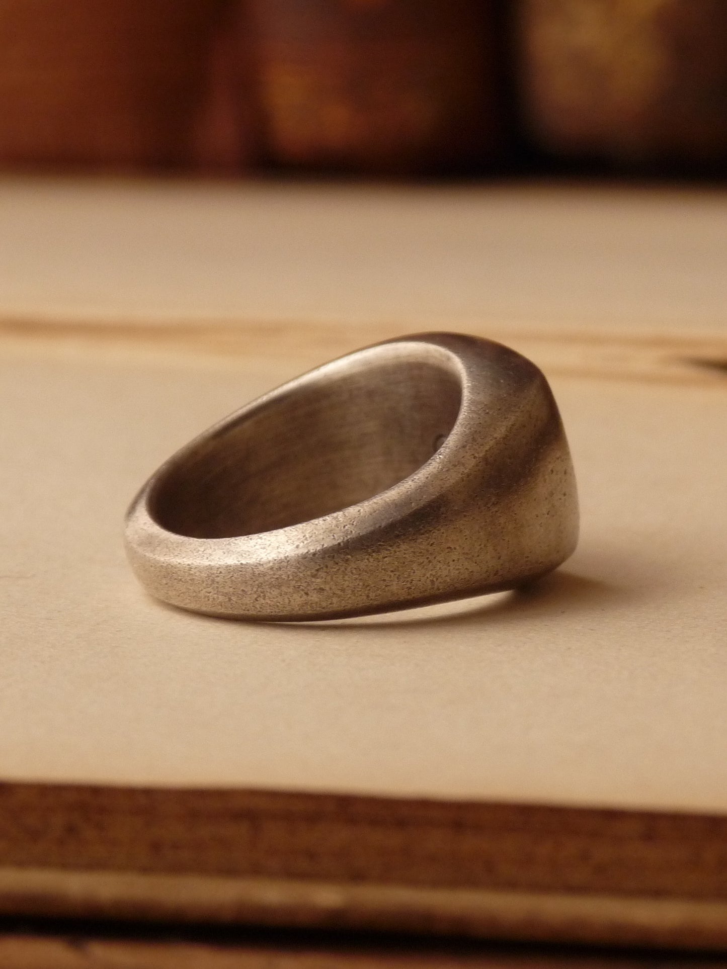 QFO064 Simple Signet Ring