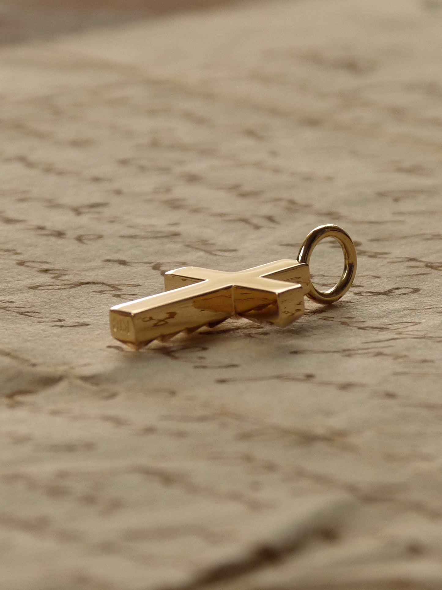 QFO074 Studs Pendant