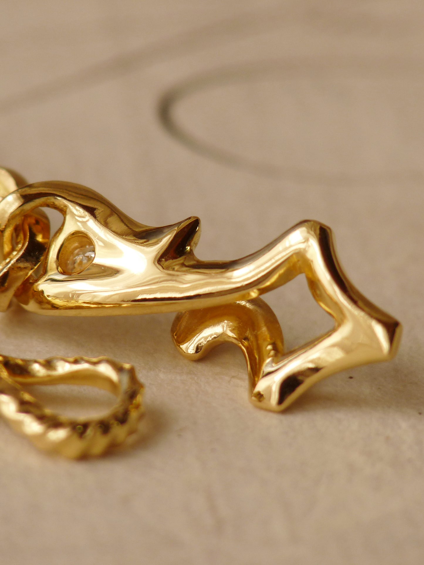 QFO030 Gold Bracelet