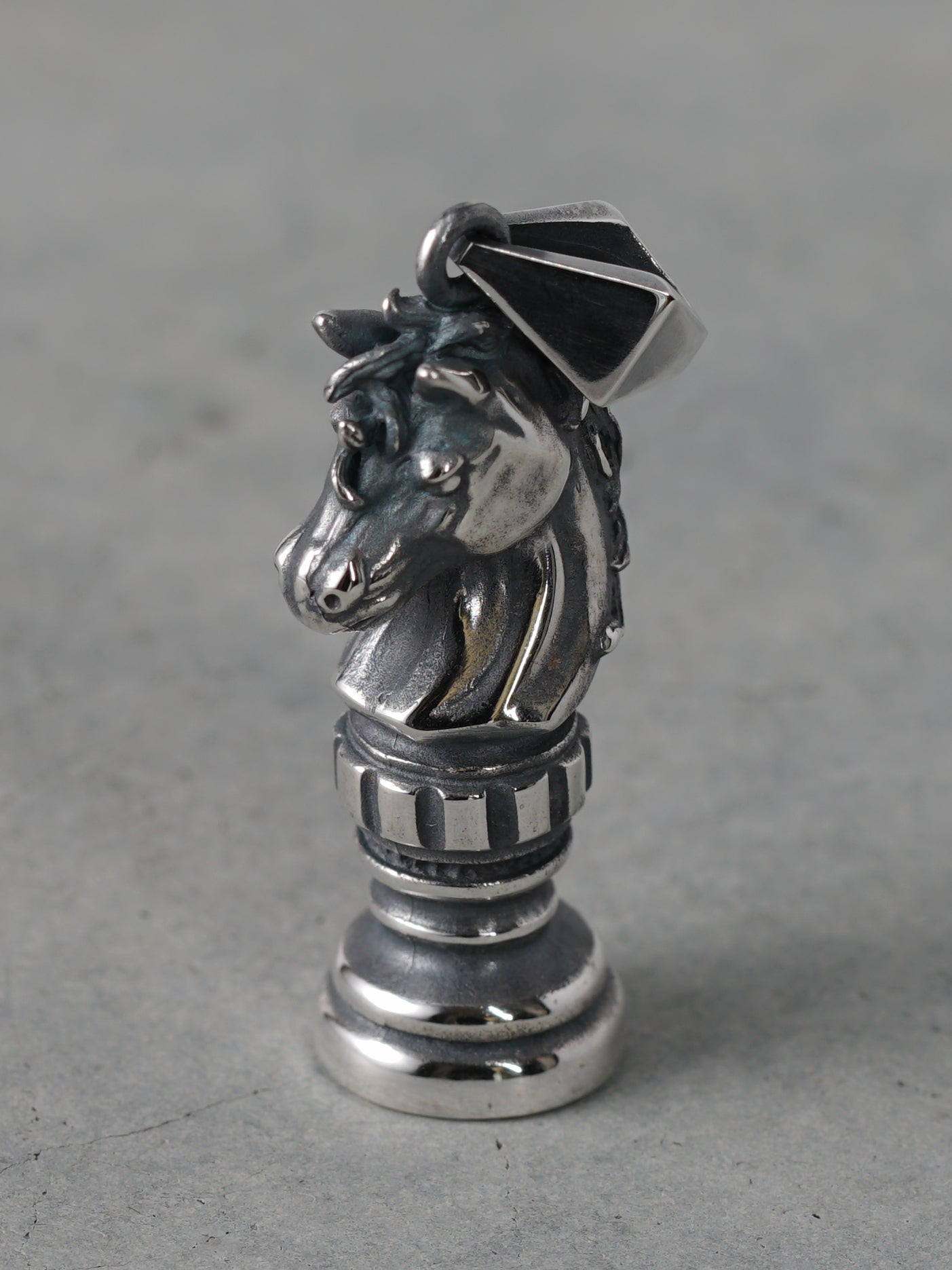 QN11P Cavalier Pendant Polish ver.