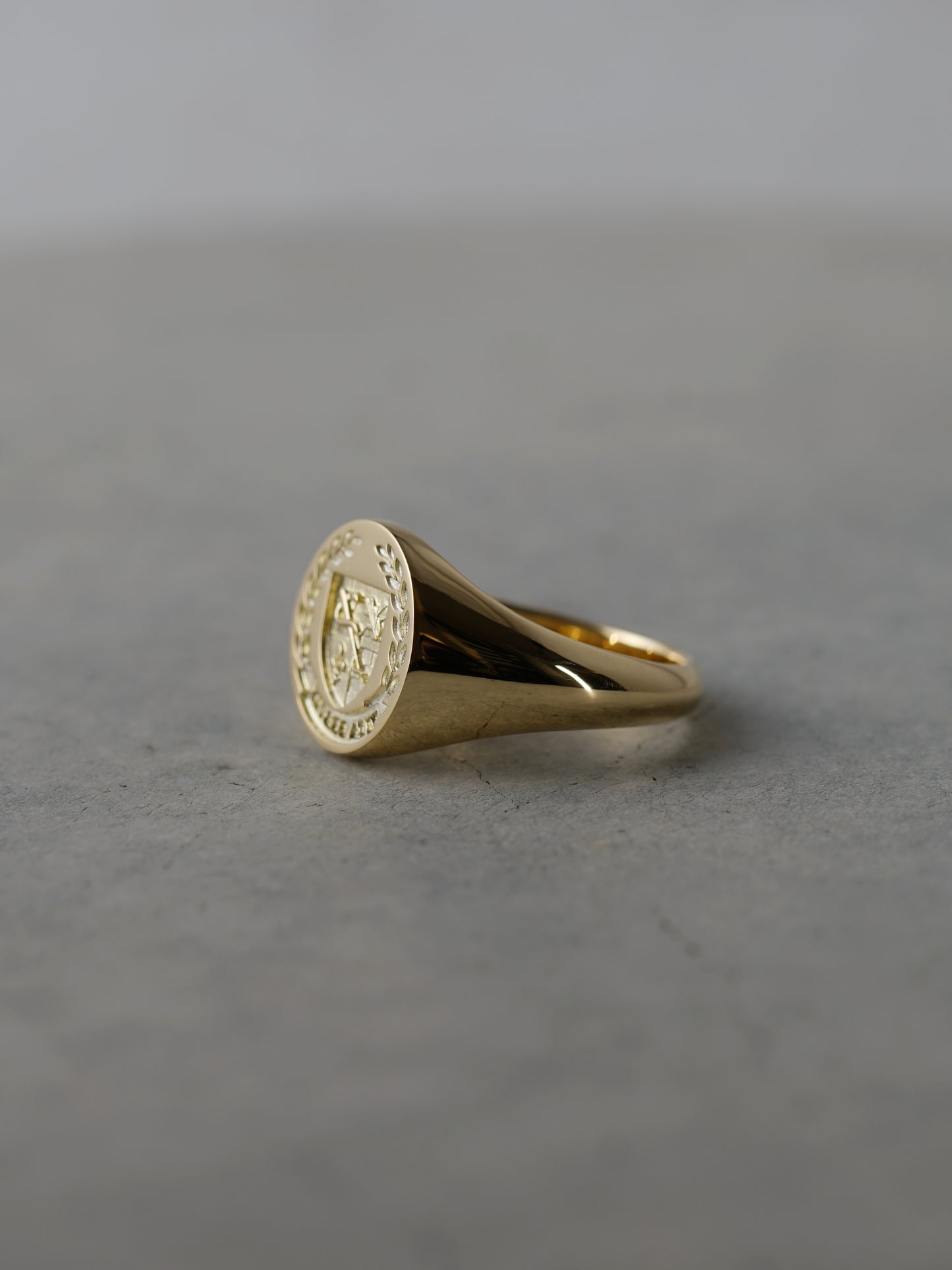QFO076 K18 Signet Ring