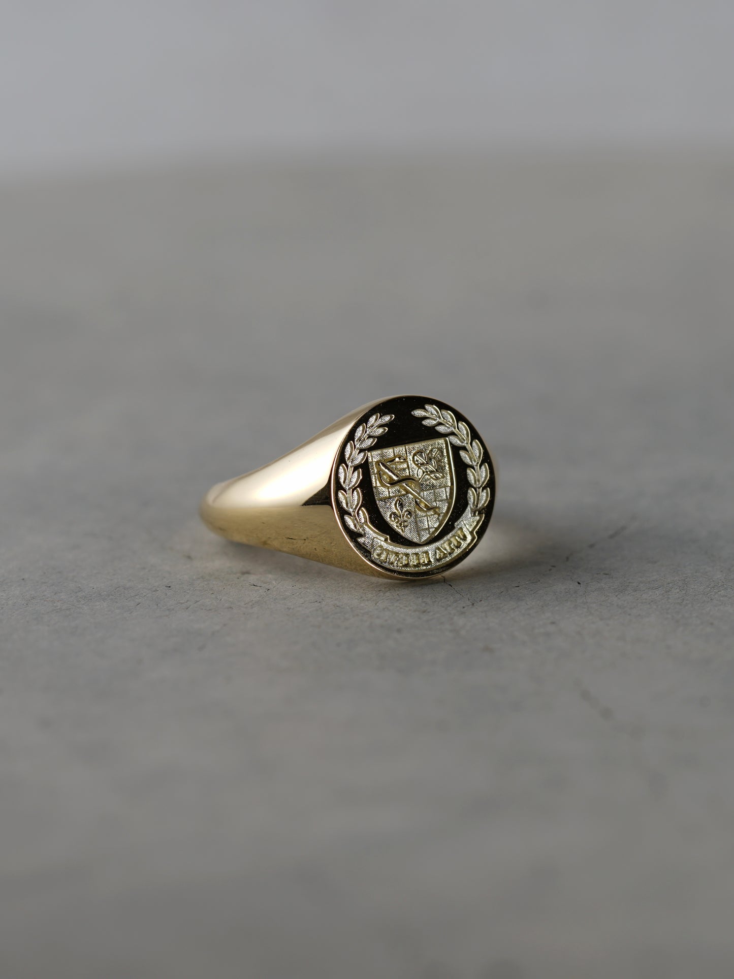 QFO076 K18 Signet Ring