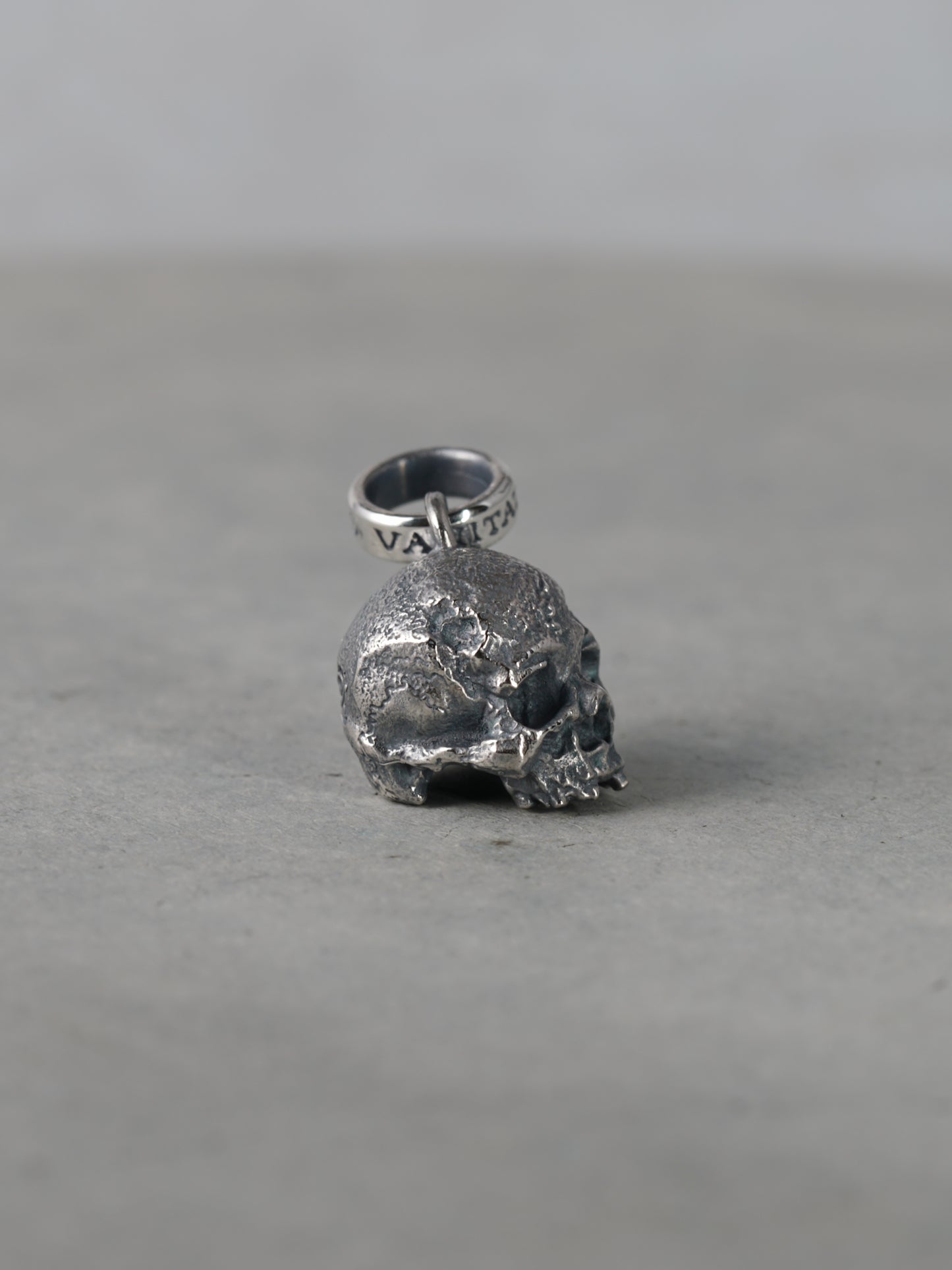 QN24P Vanitas Pendant Polish ver.