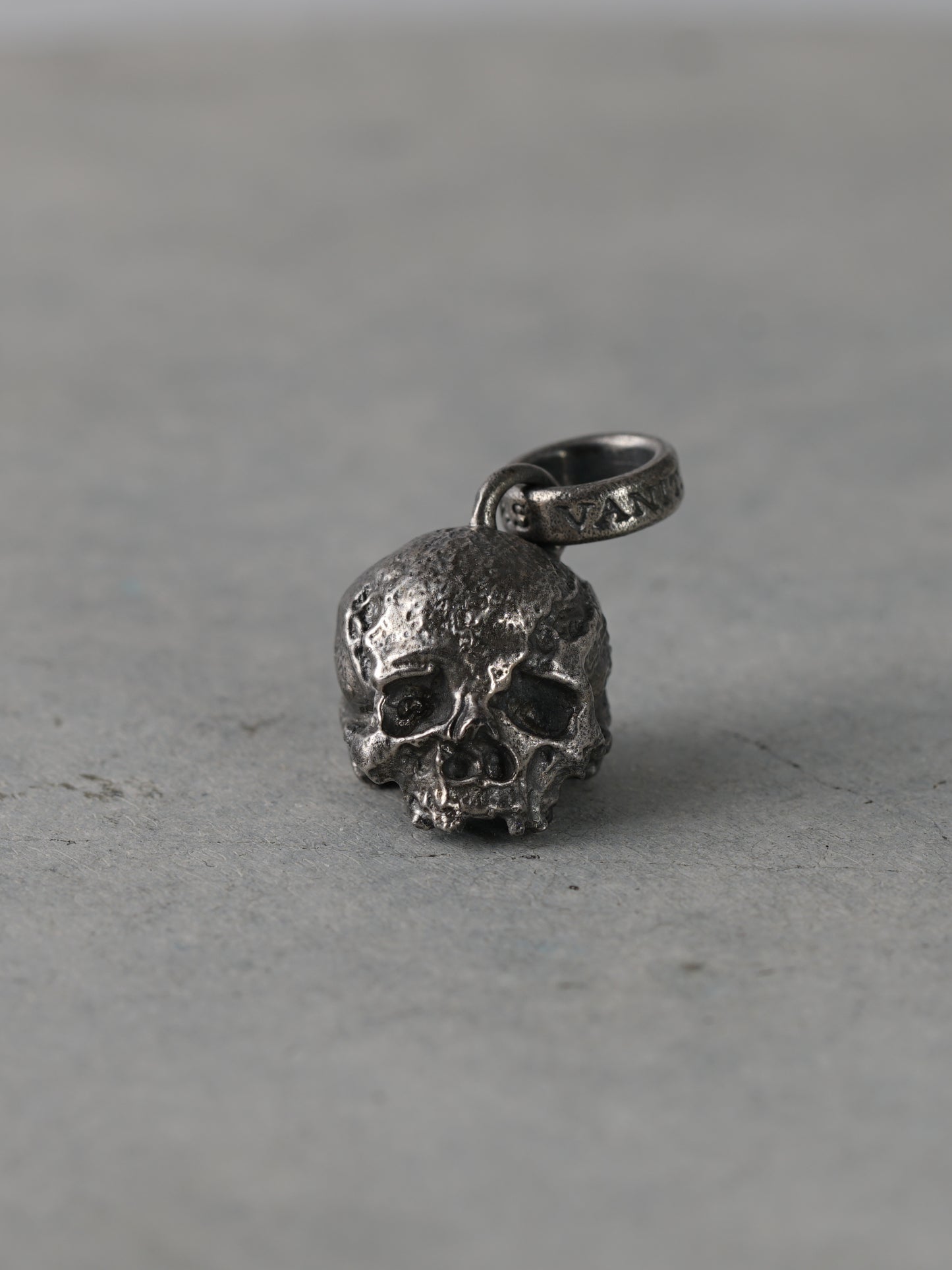 QN24A Vanitas Pendant Antique ver.