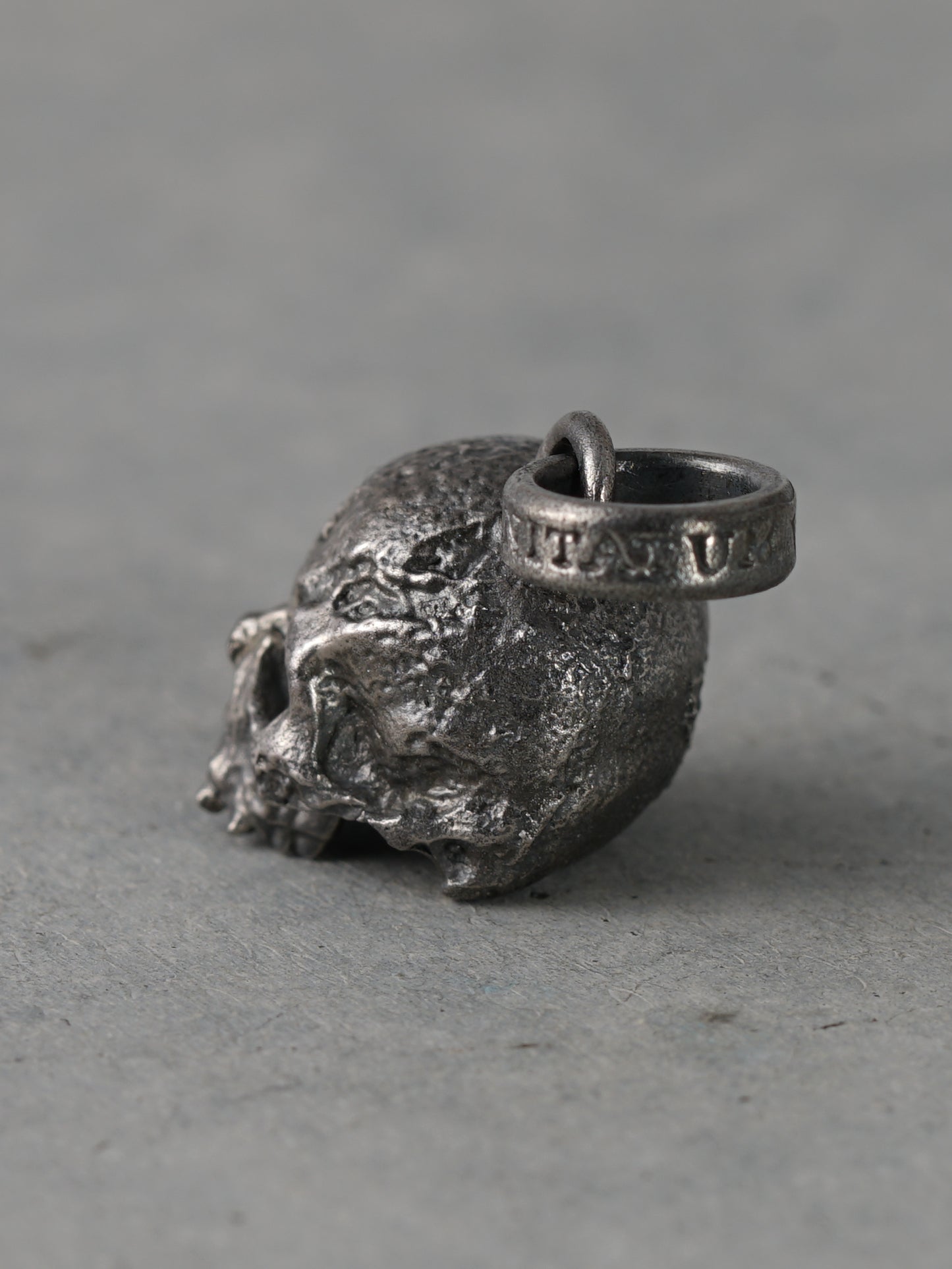 QN24A Vanitas Pendant Antique ver.